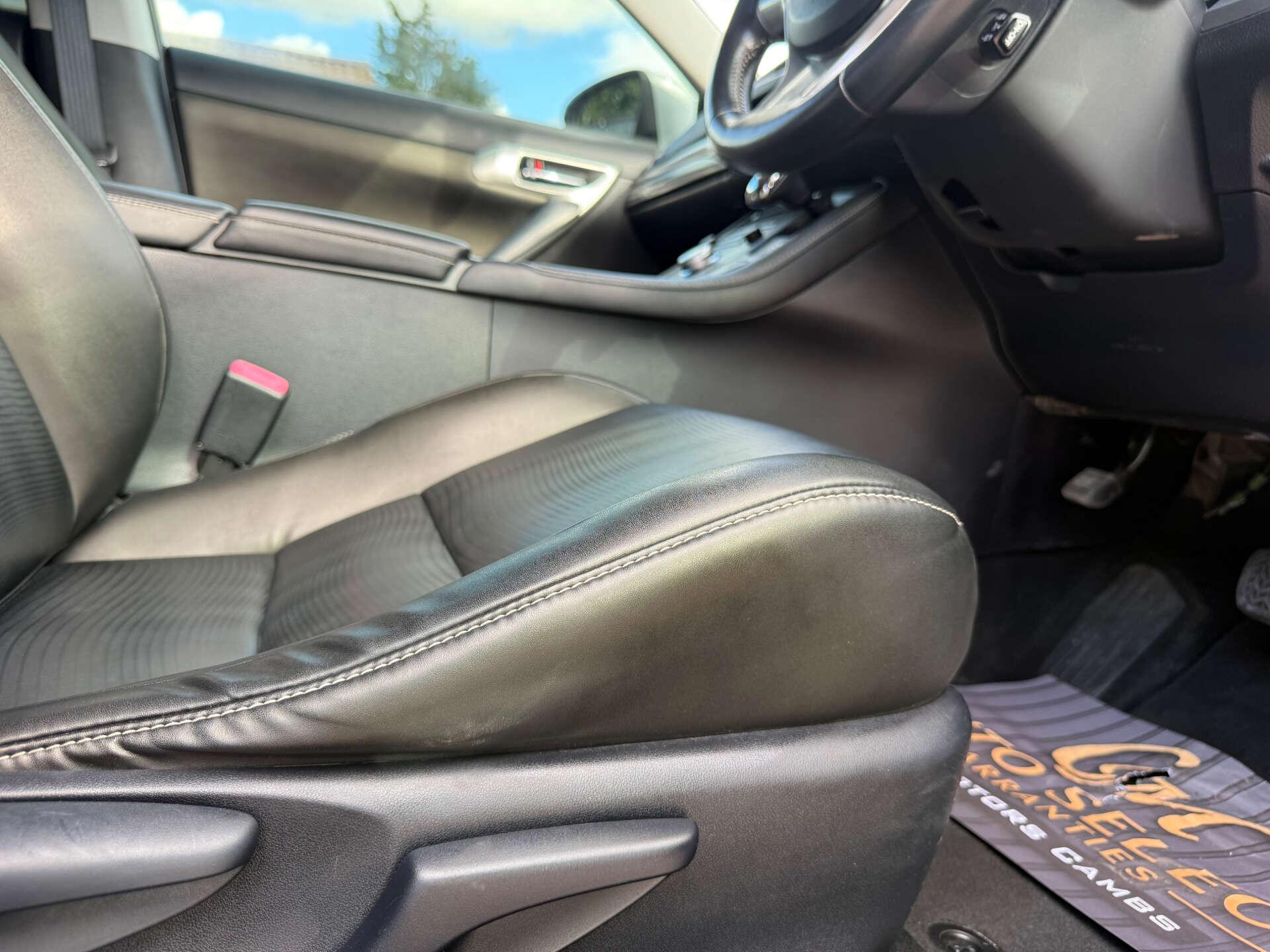 Lexus CT view 35