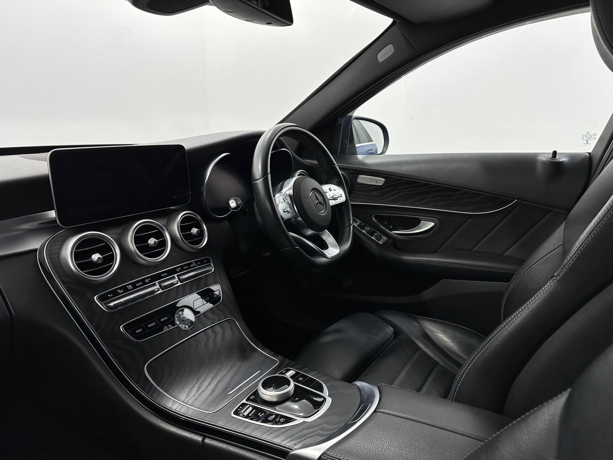 Mercedes-Benz C-Class view 33