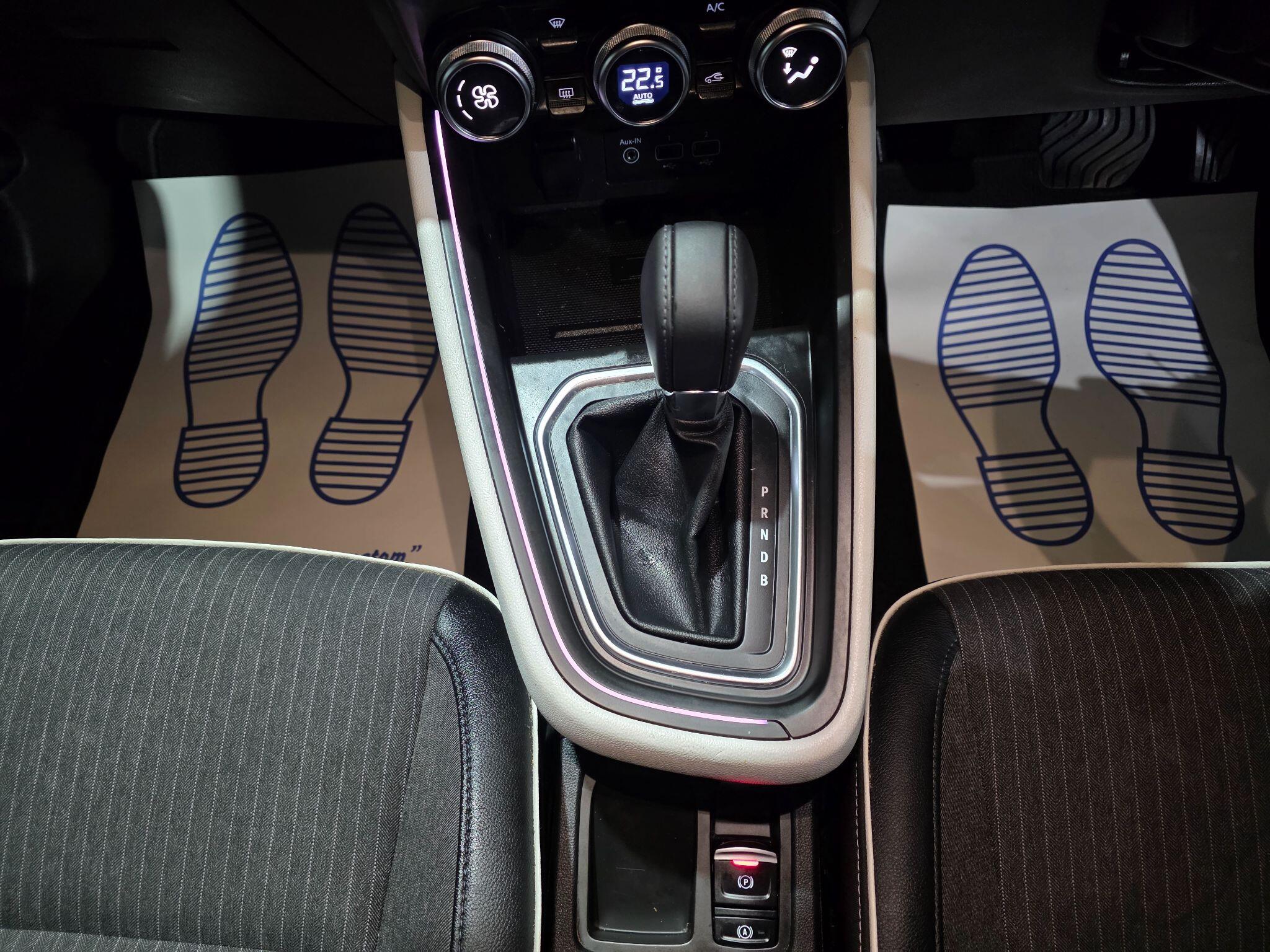 Renault Clio view 9