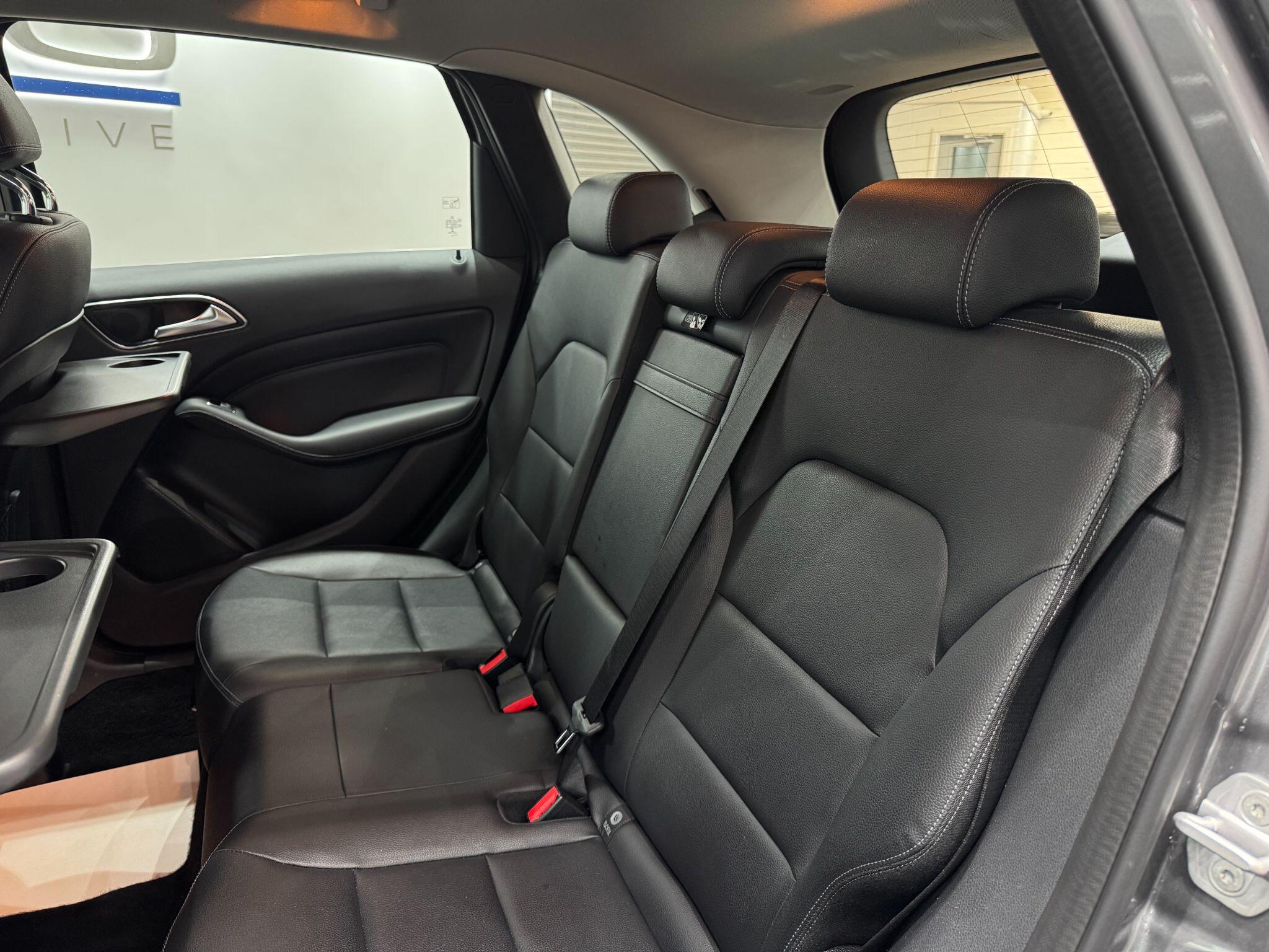 Mercedes-Benz B-Class view 49