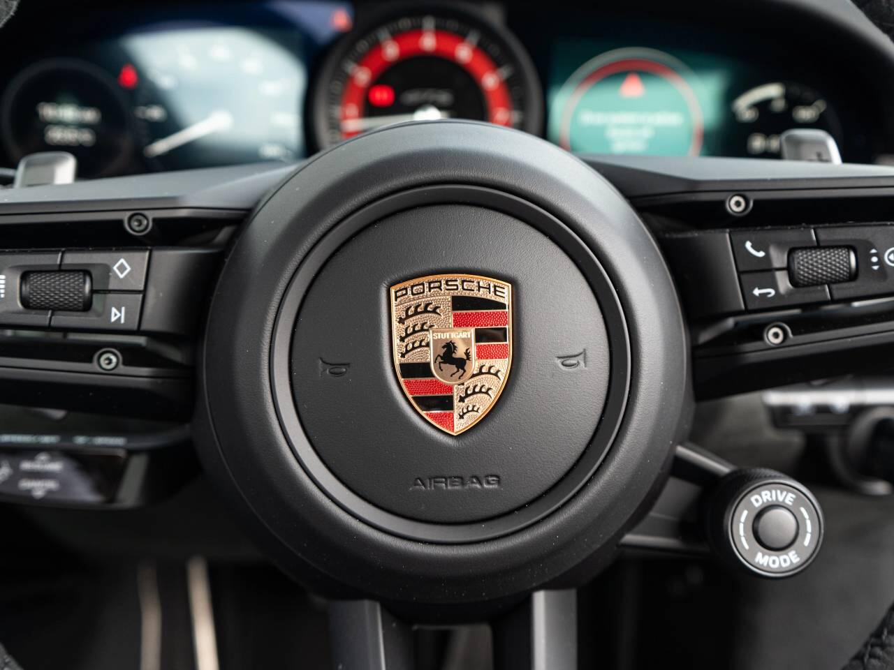 Porsche 911 view 19