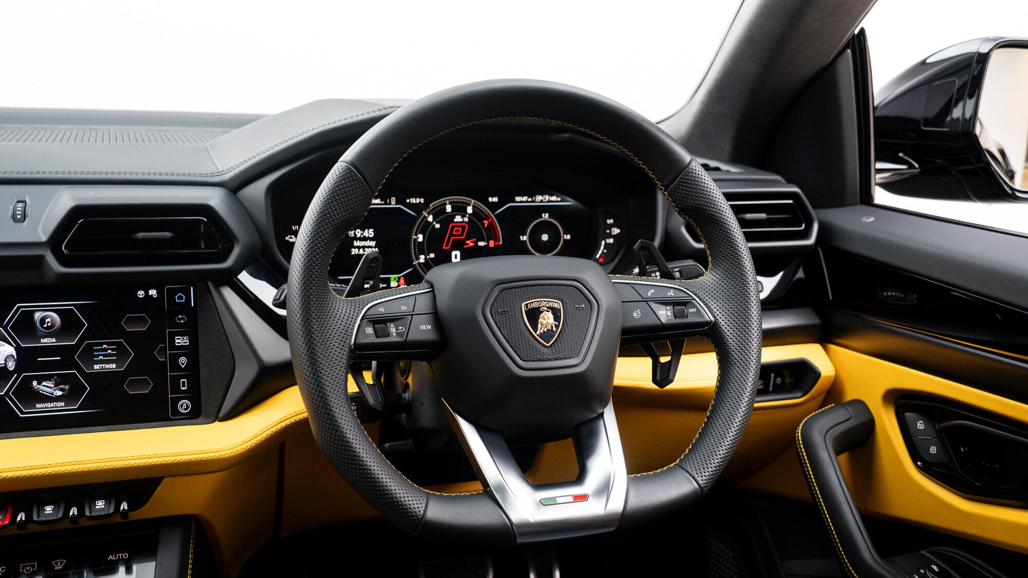 Lamborghini Urus view 20