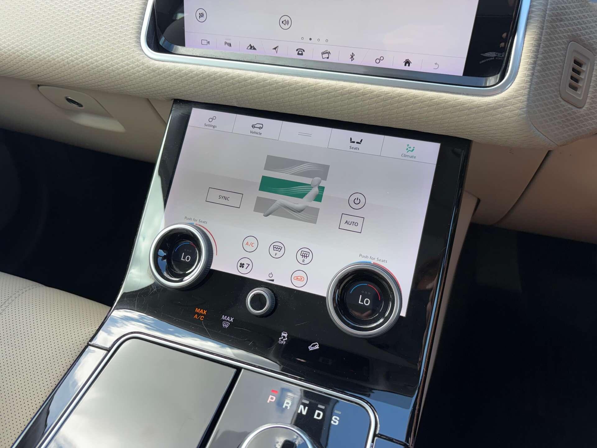Land Rover Range Rover Velar view 43