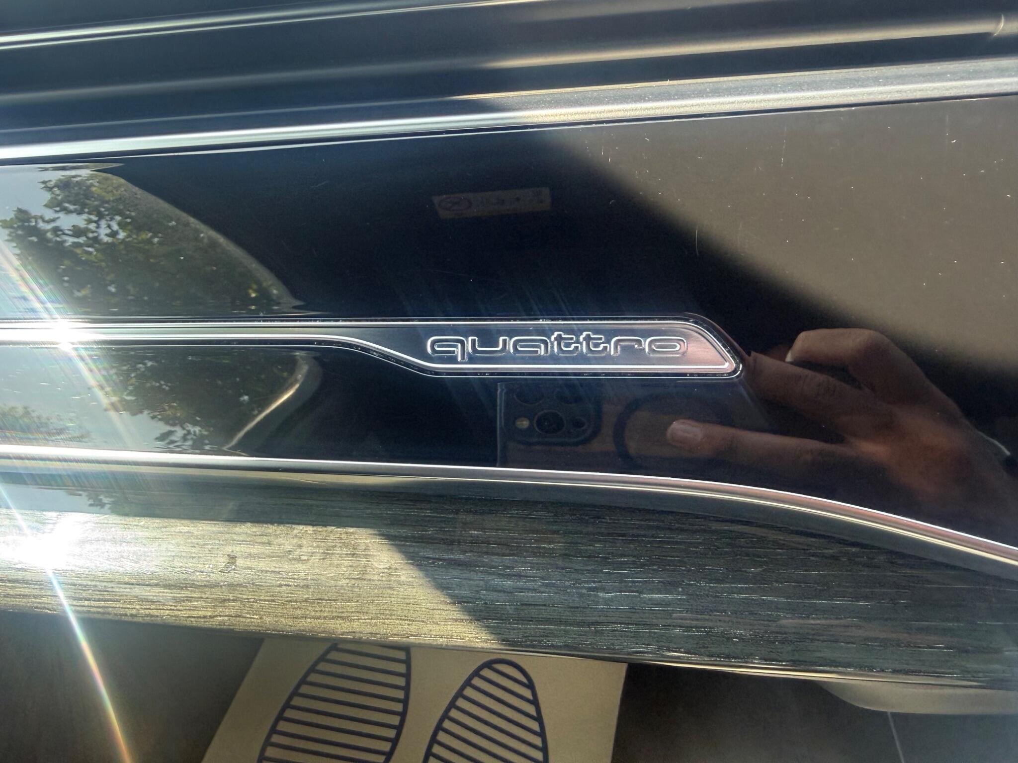 Audi Q7 view 22
