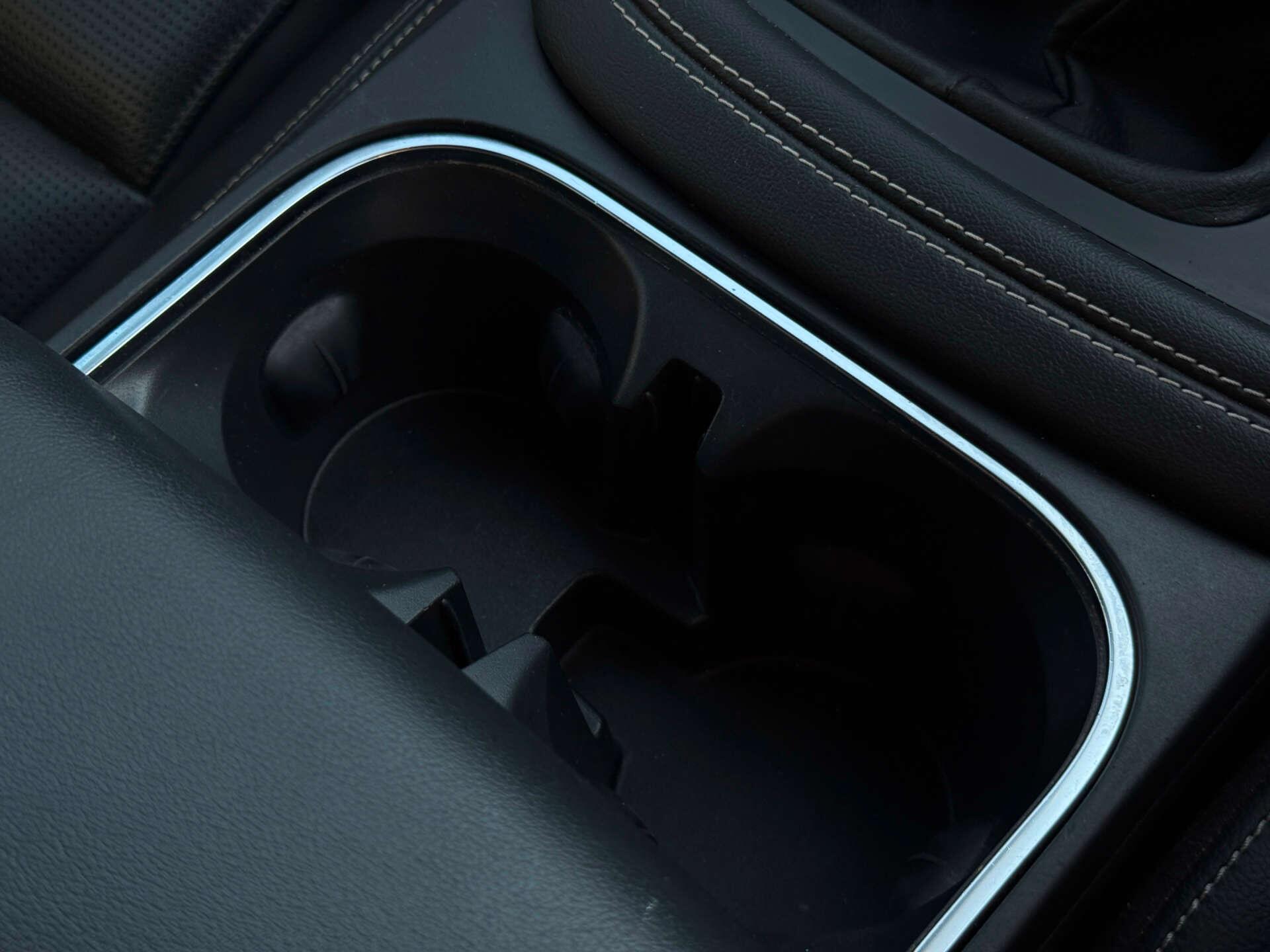 Jaguar E-Pace view 59