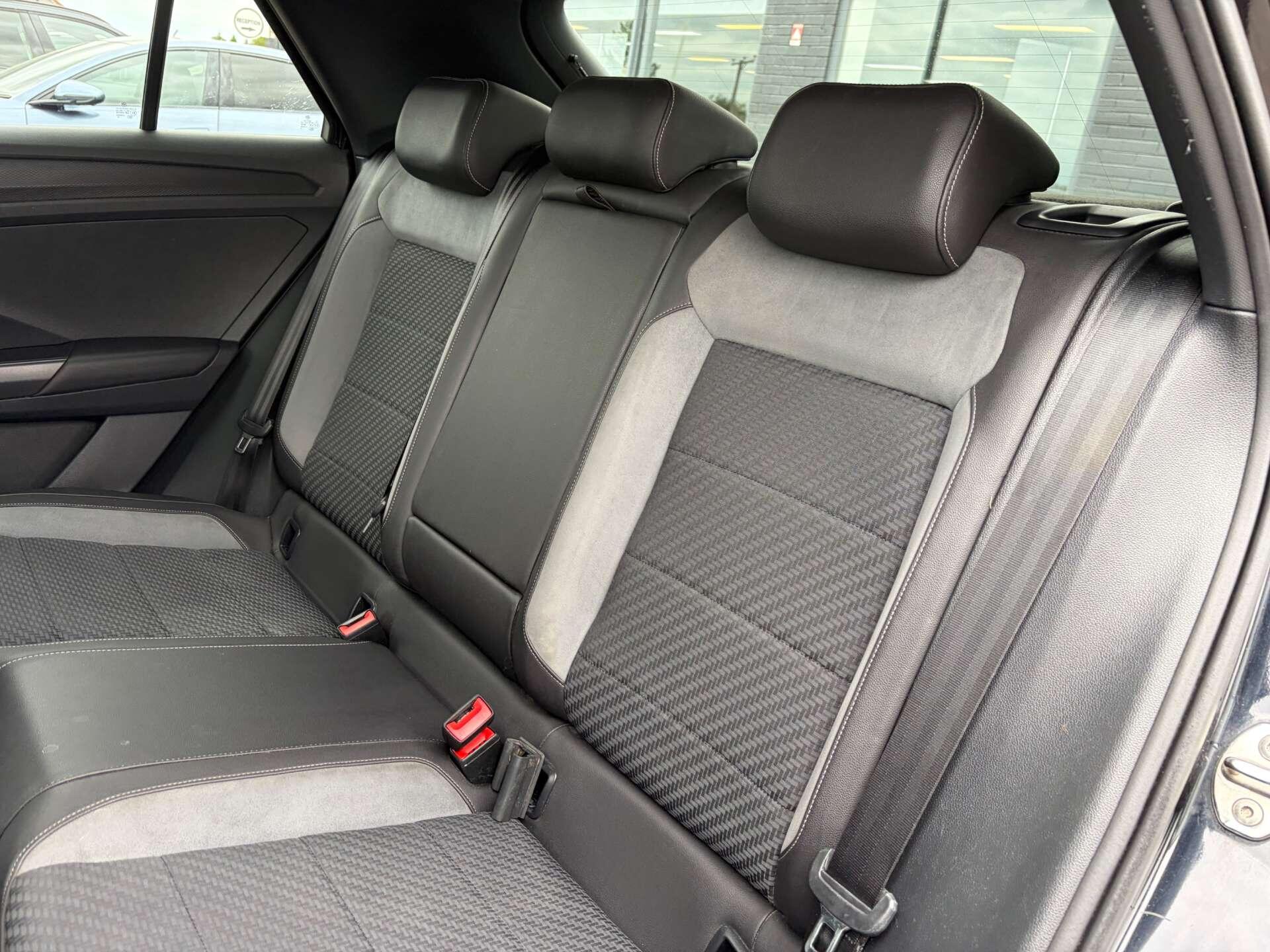Volkswagen T-Roc view 23