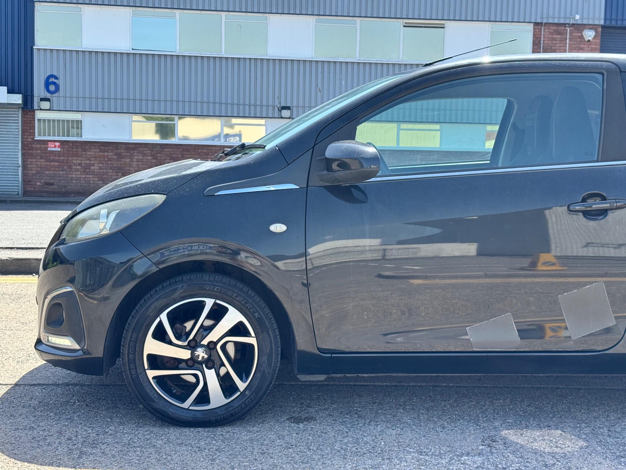 Peugeot 108 view 10