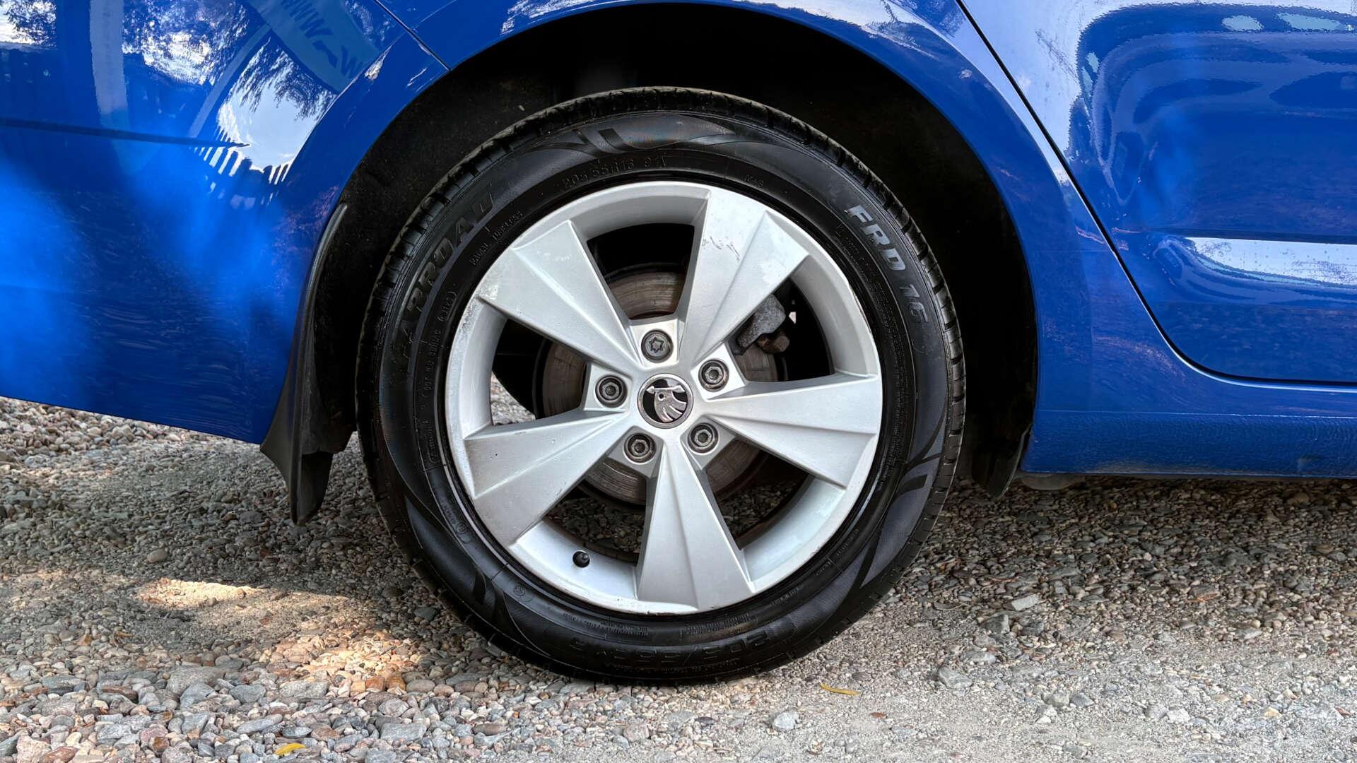 Skoda Octavia view 35