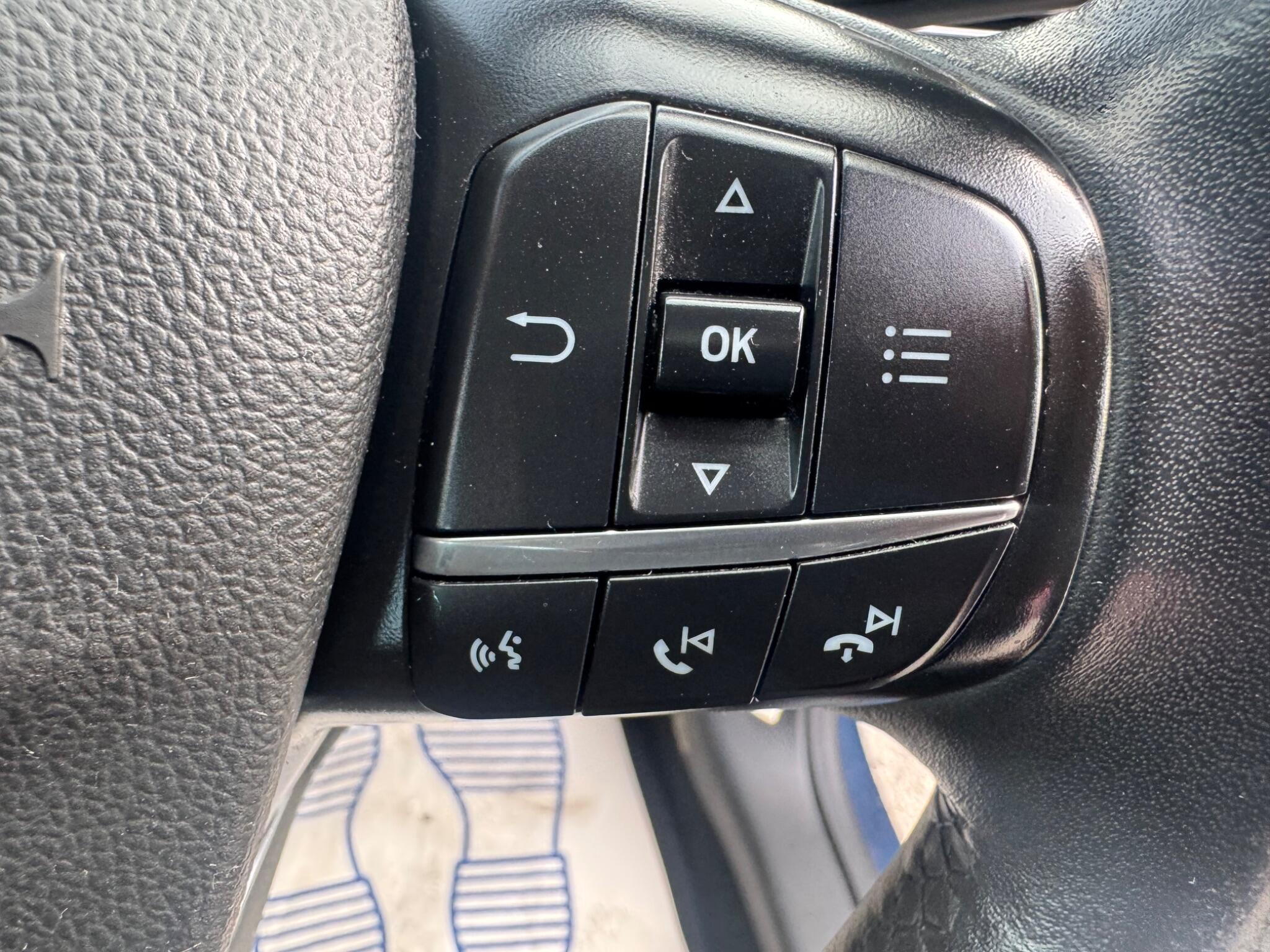 Ford Focus view 15