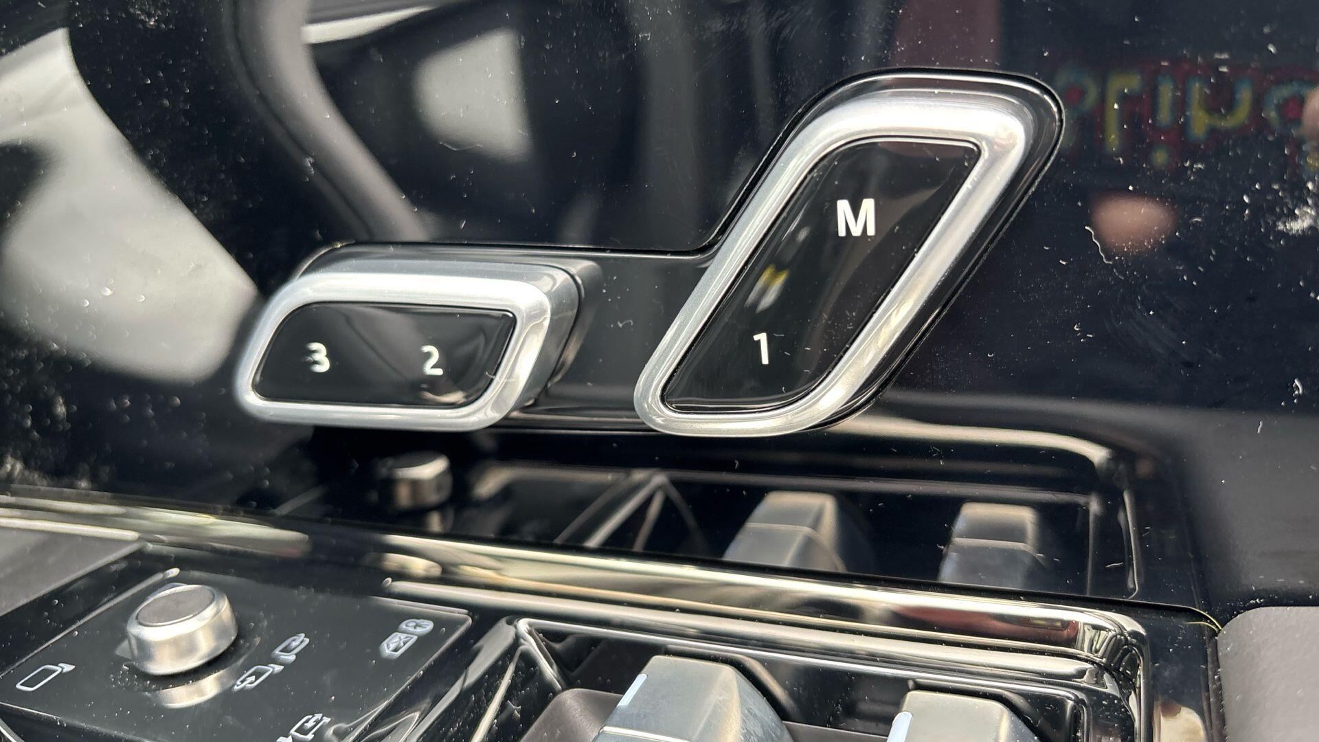 Land Rover Range Rover Sport view 19