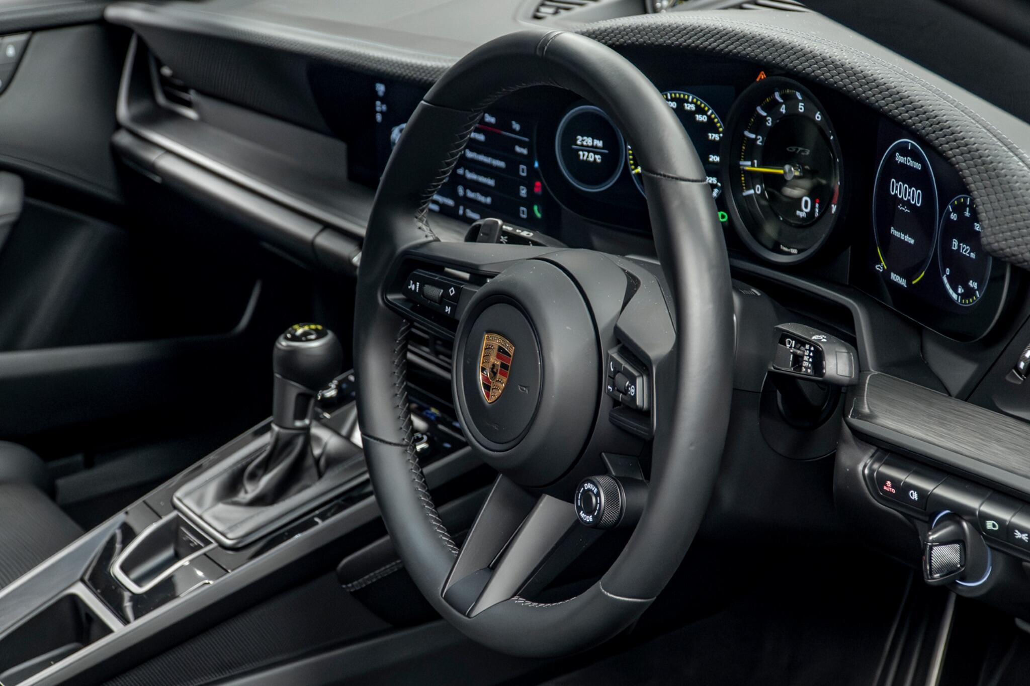 Porsche 911 view 28