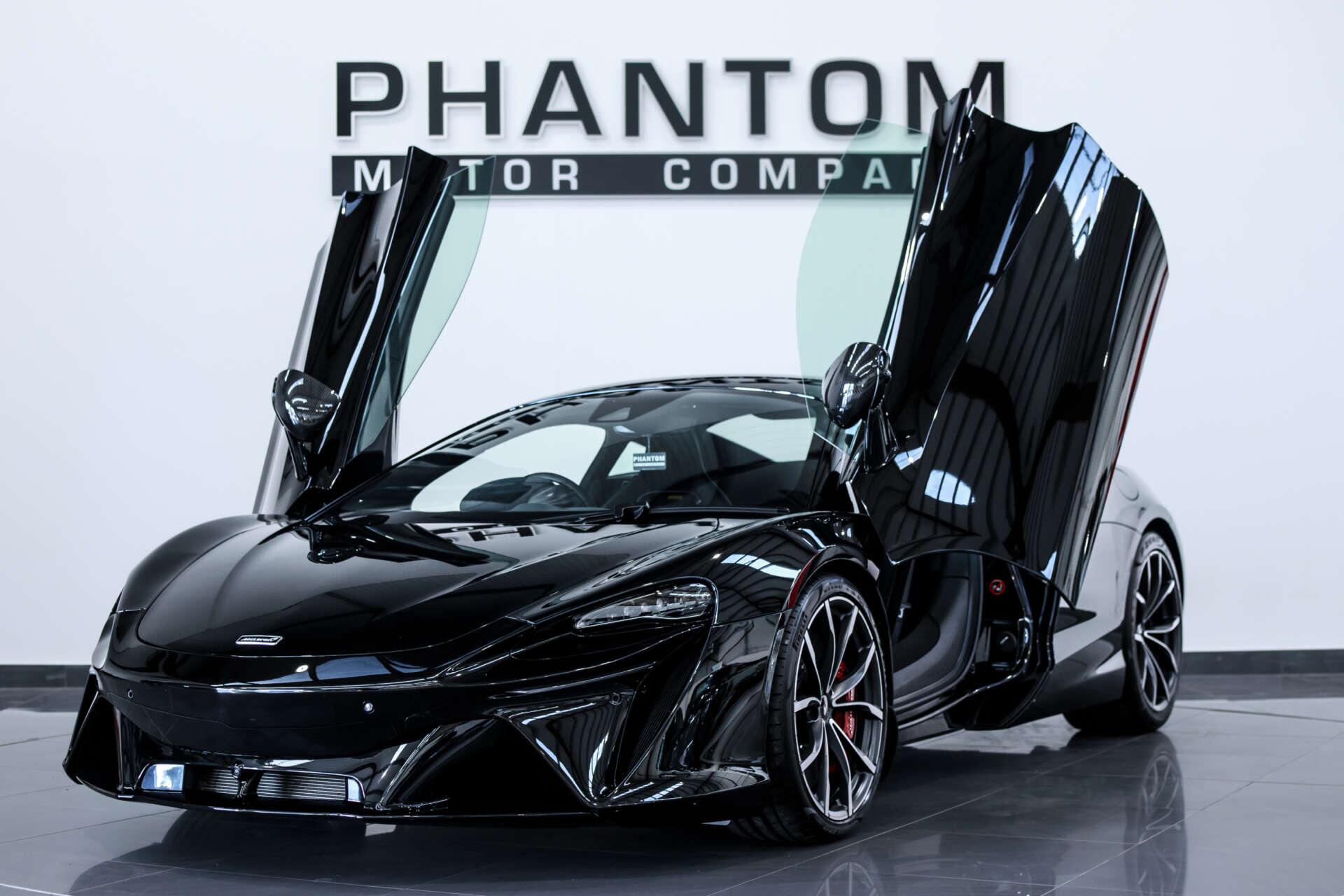 McLaren Artura view 5
