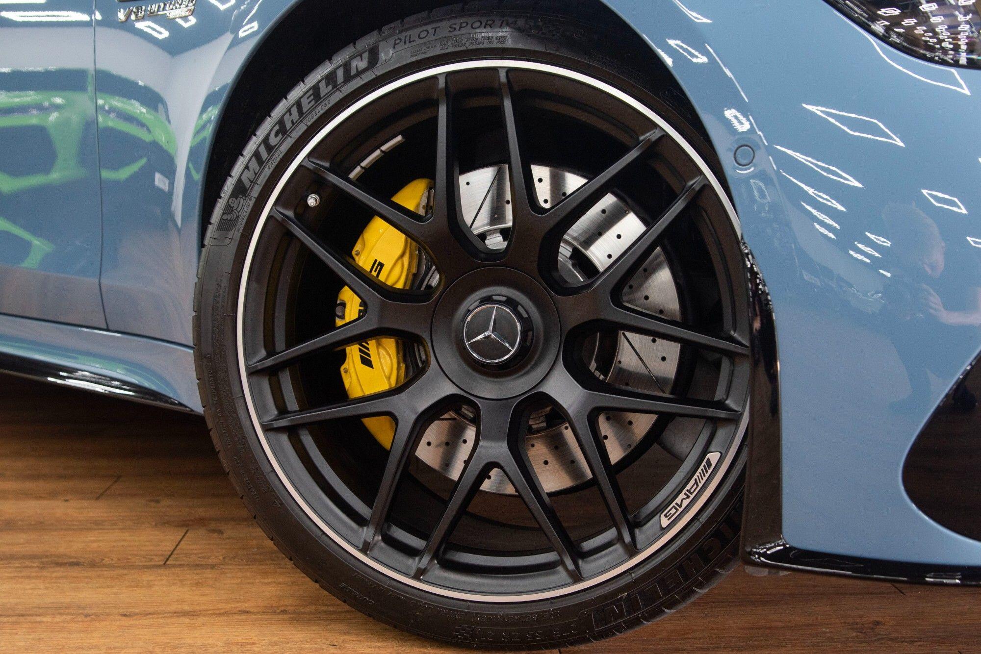 Mercedes-Benz Amg GT view 5