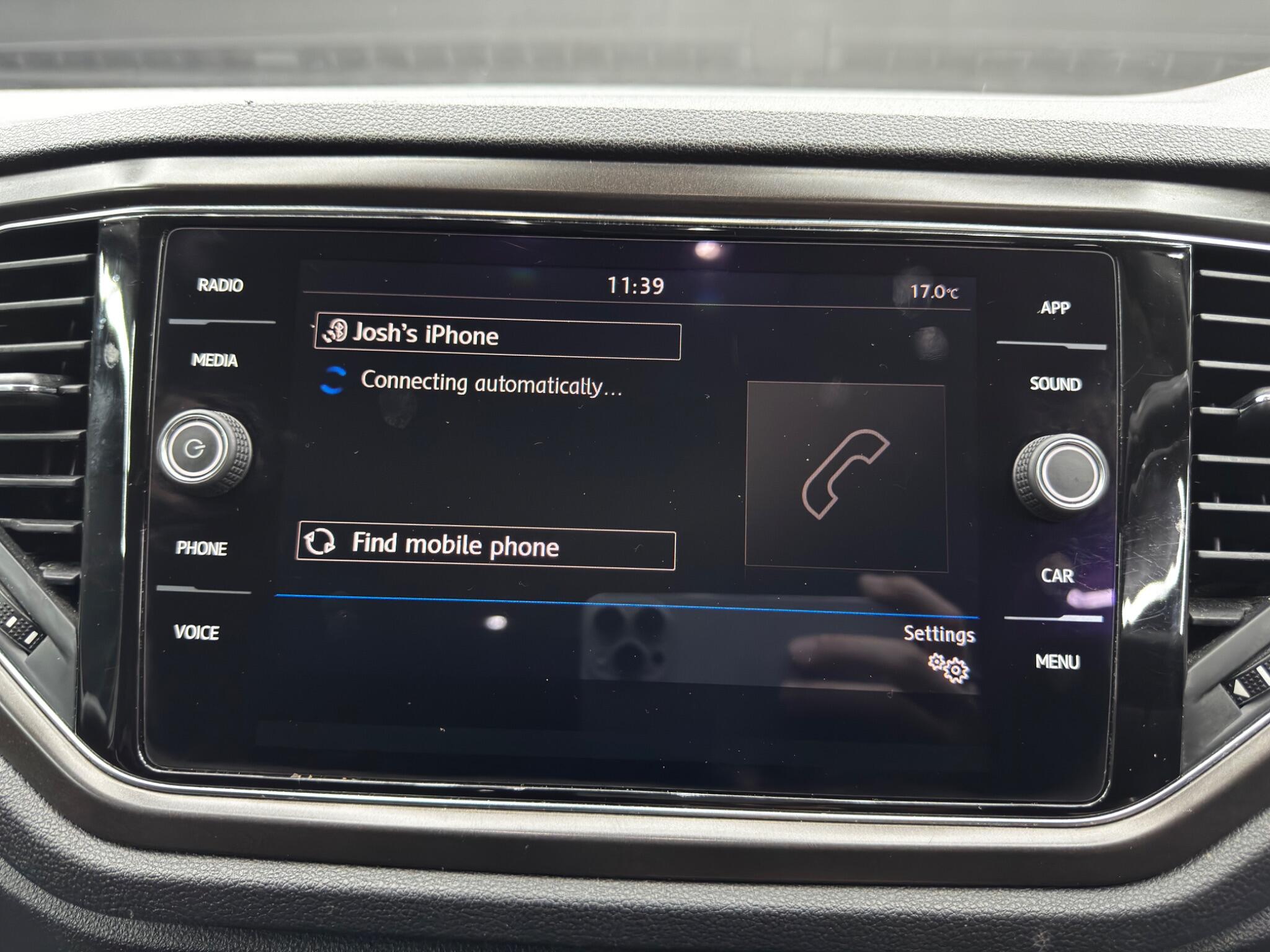 Volkswagen T-Roc view 30