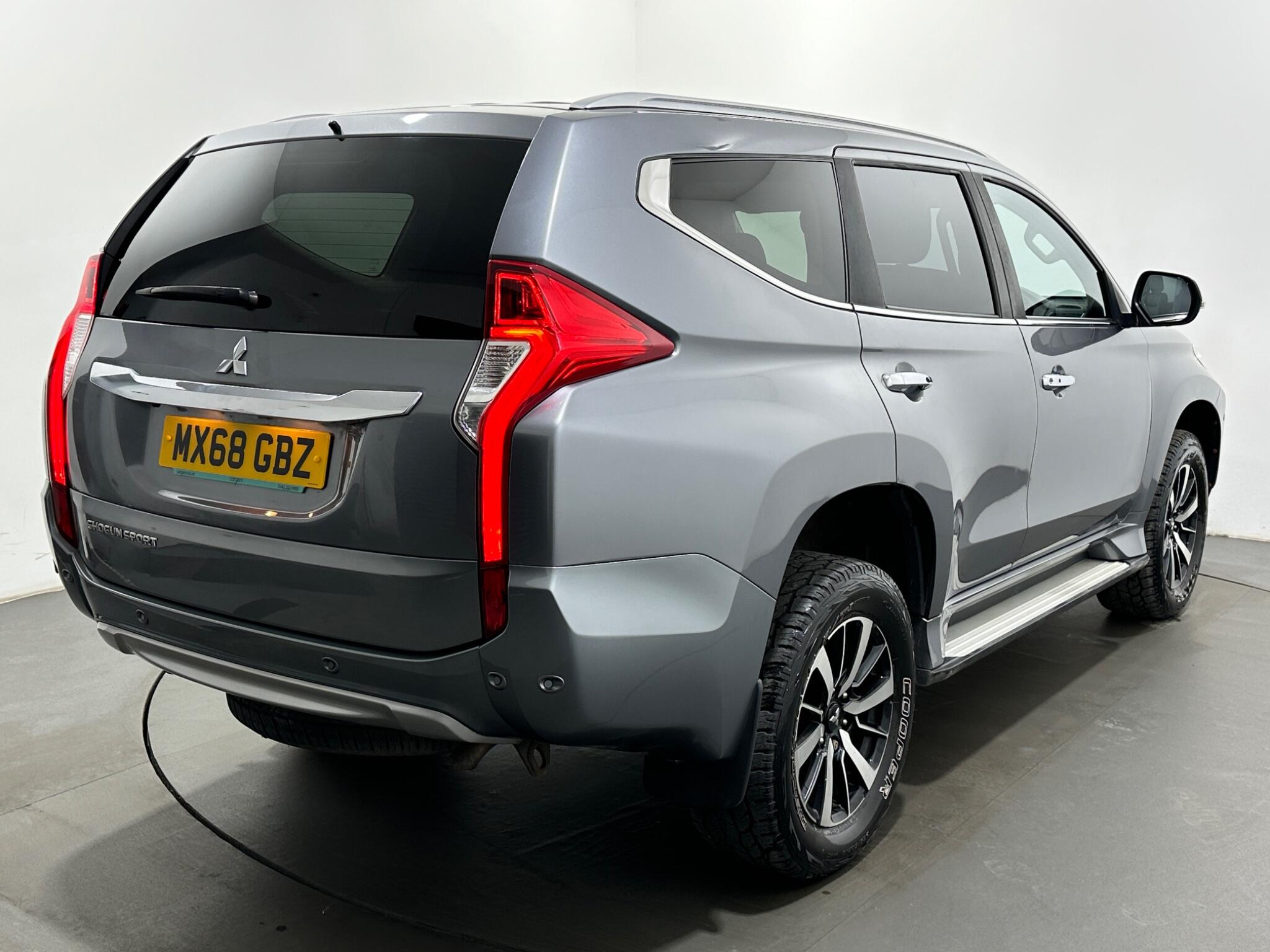 Mitsubishi Shogun Sport view 54