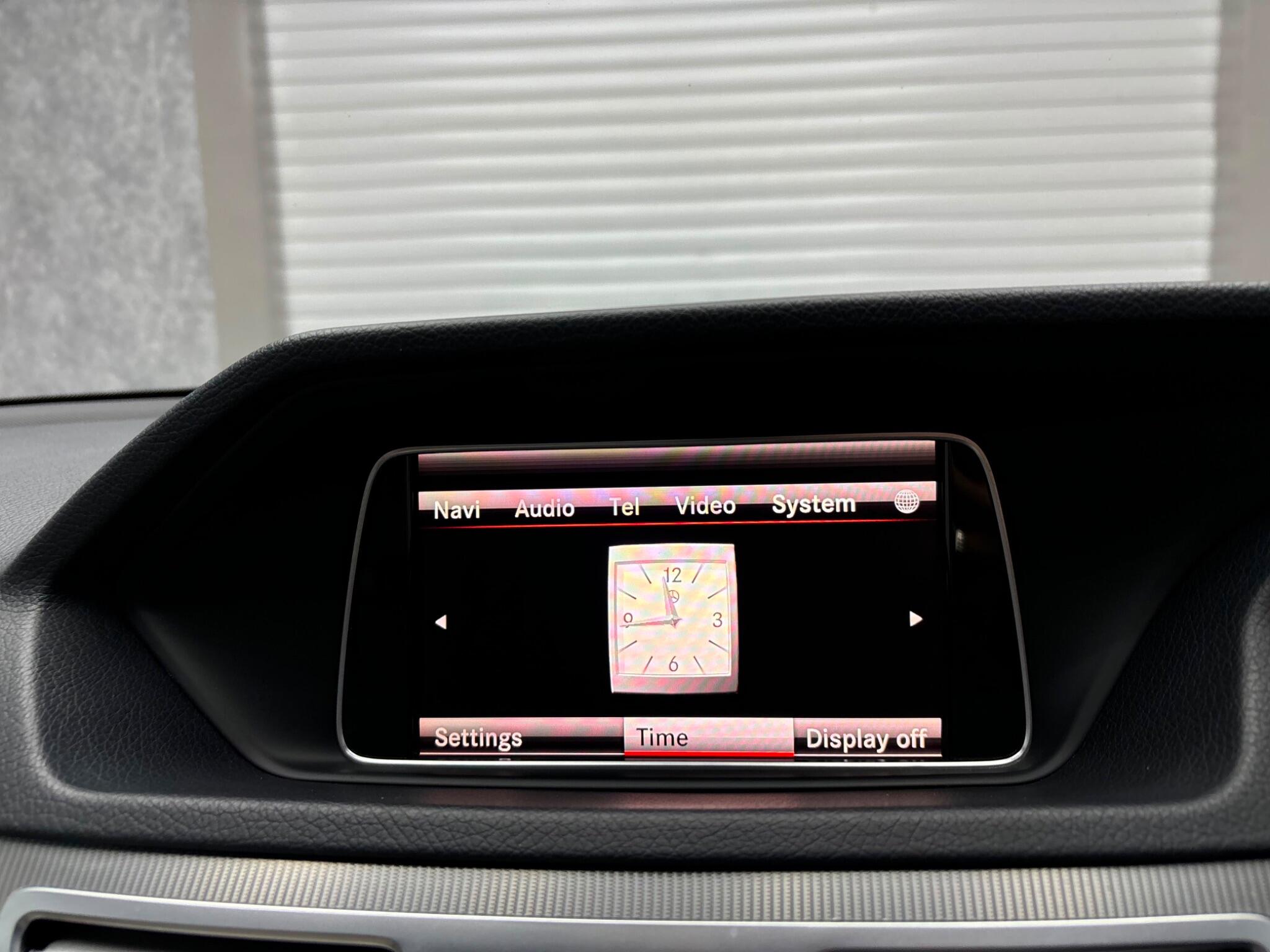 Mercedes-Benz E Class view 23