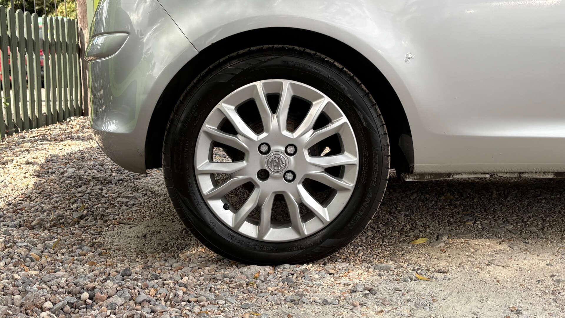 Vauxhall Corsa view 27