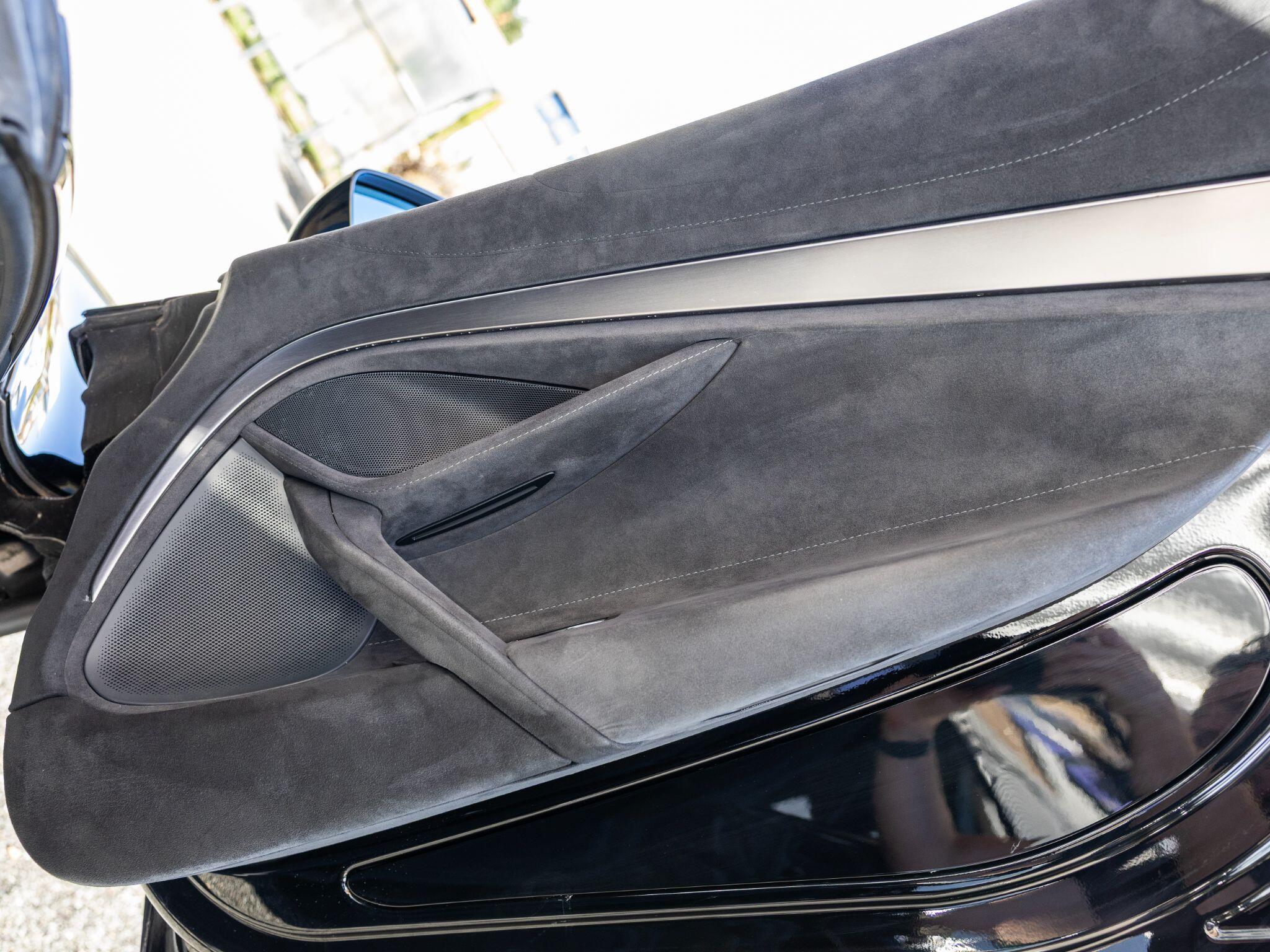Mclaren 720s view 20