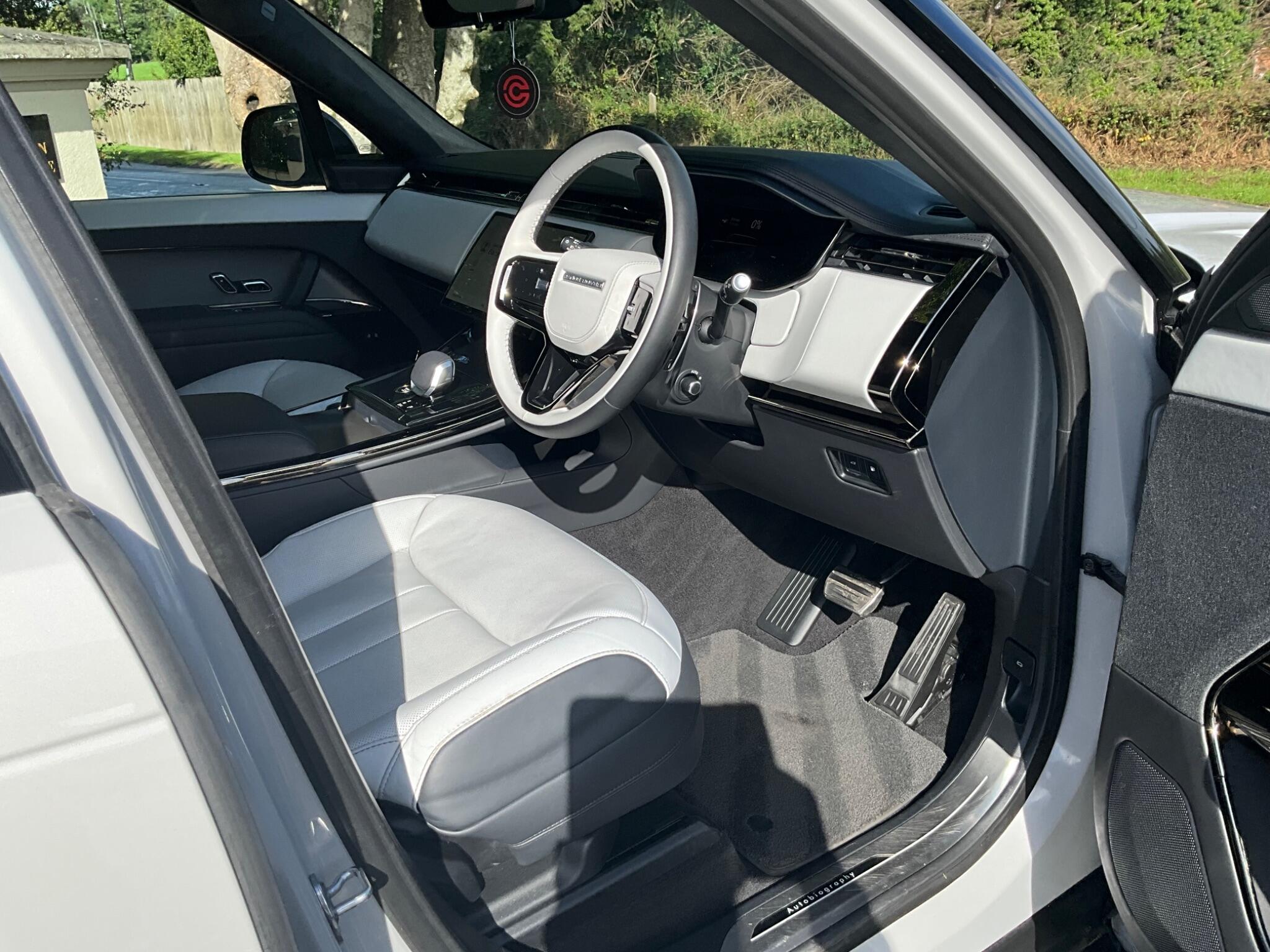 Land Rover Range Rover Sport view 11