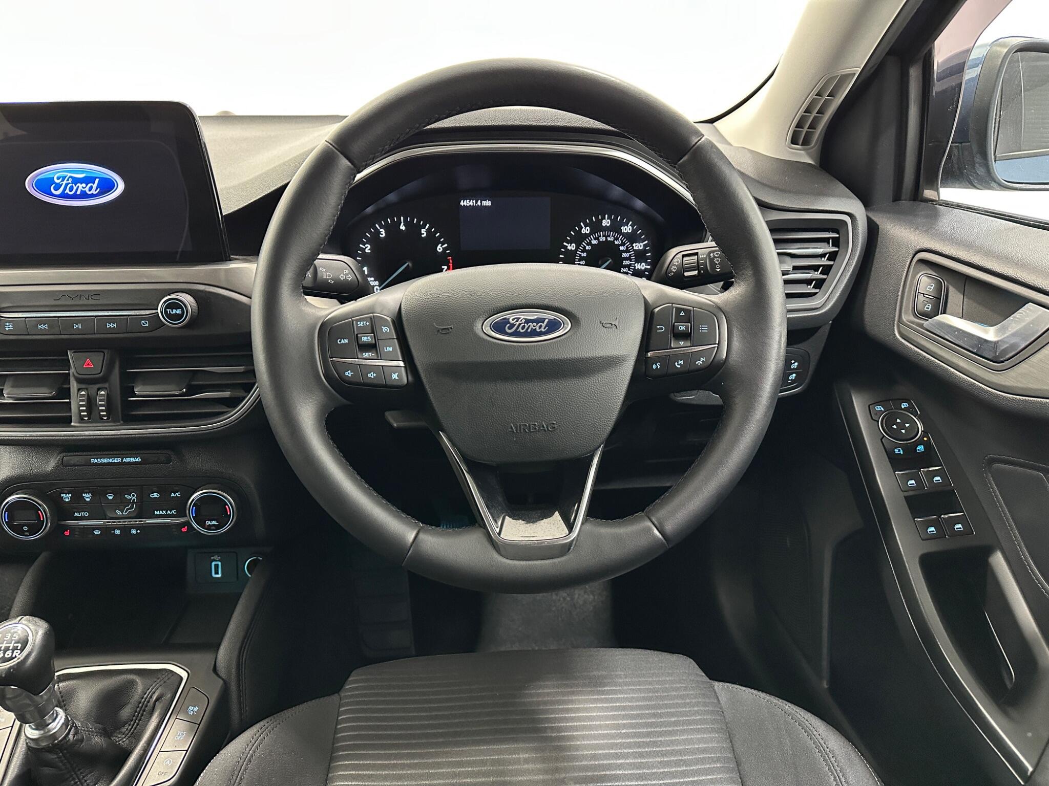 Ford Focus view 13