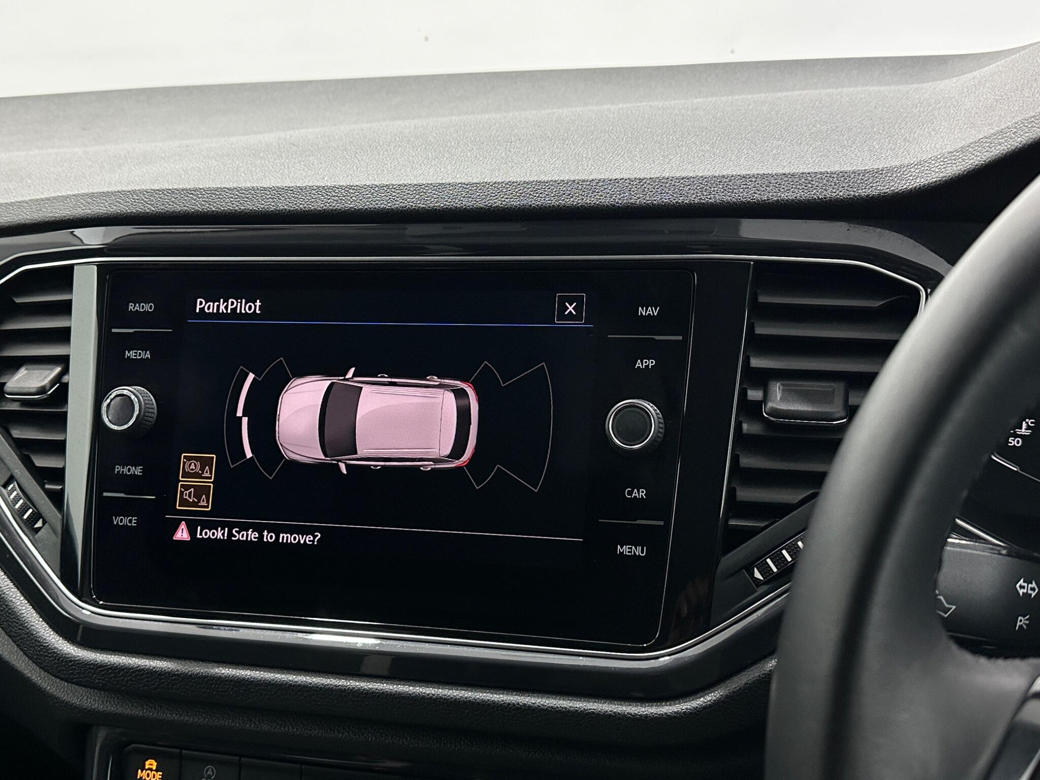 Volkswagen T-Roc view 22