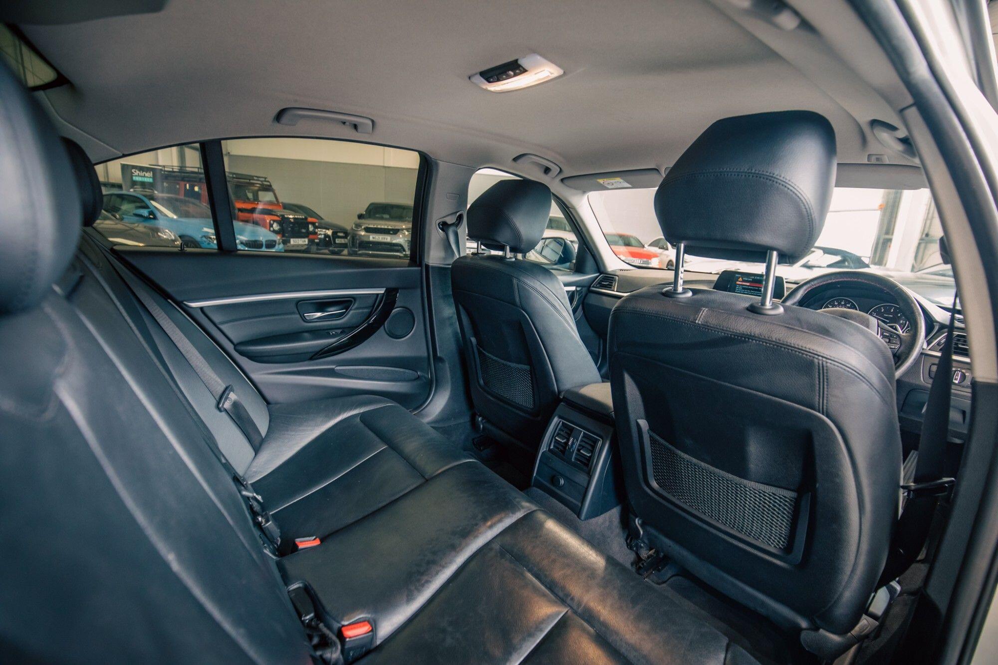 BMW 3 Series view 8