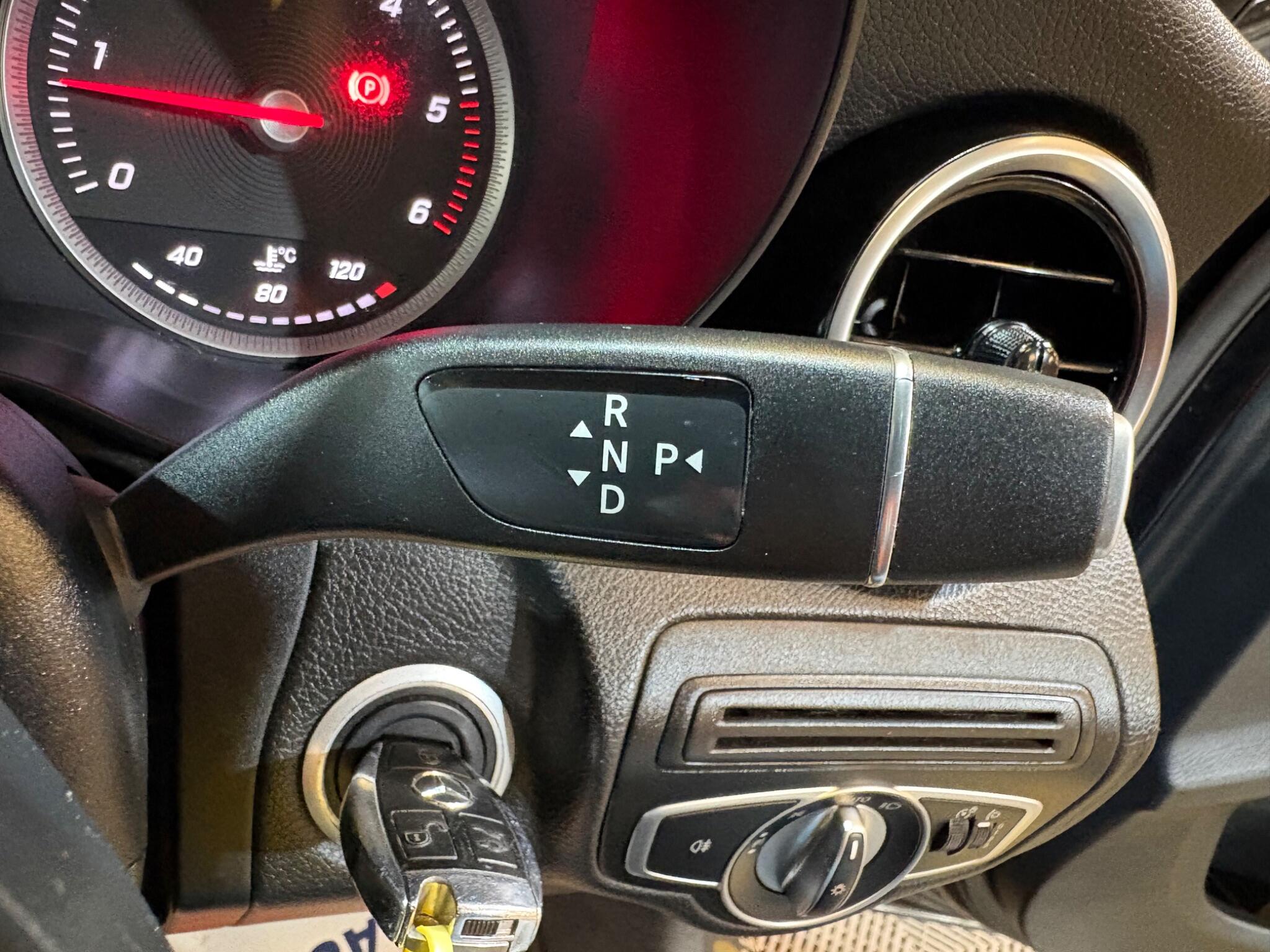 Mercedes-Benz C Class view 31