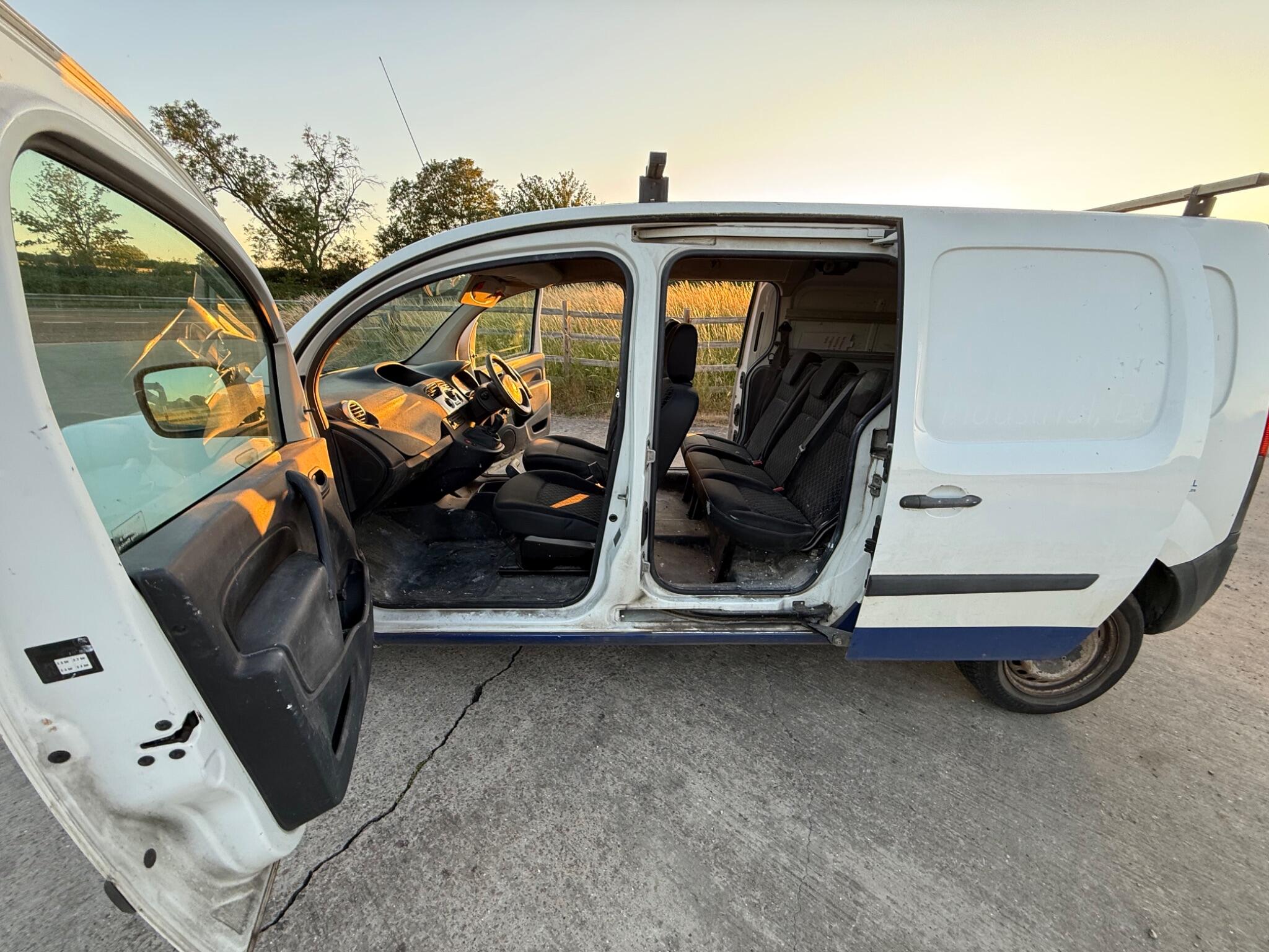 Renault Kangoo Maxi 1.5 LL21 dCi FWD L3 H1 4dr — photo 34 of 68