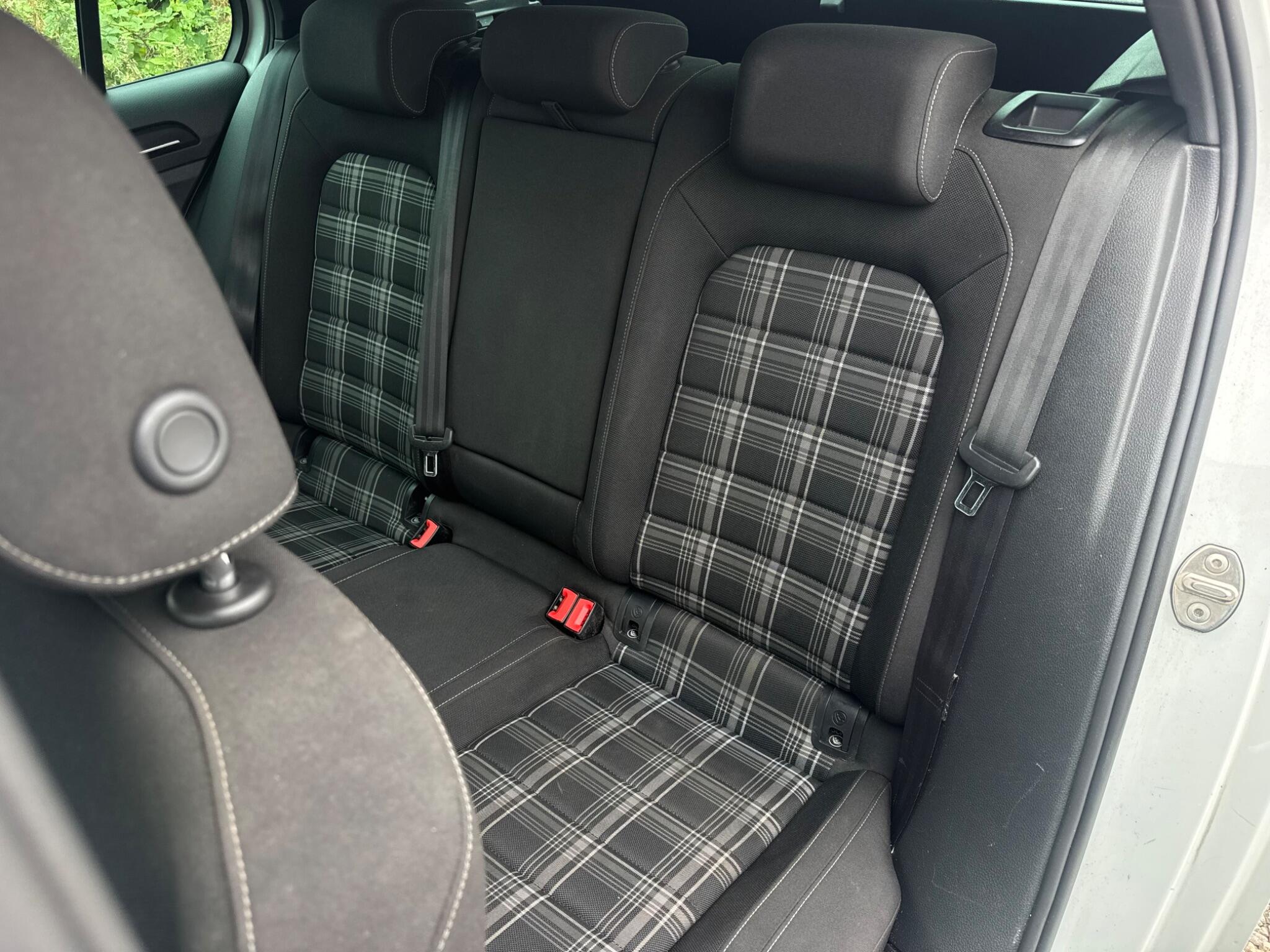 Volkswagen Golf view 26
