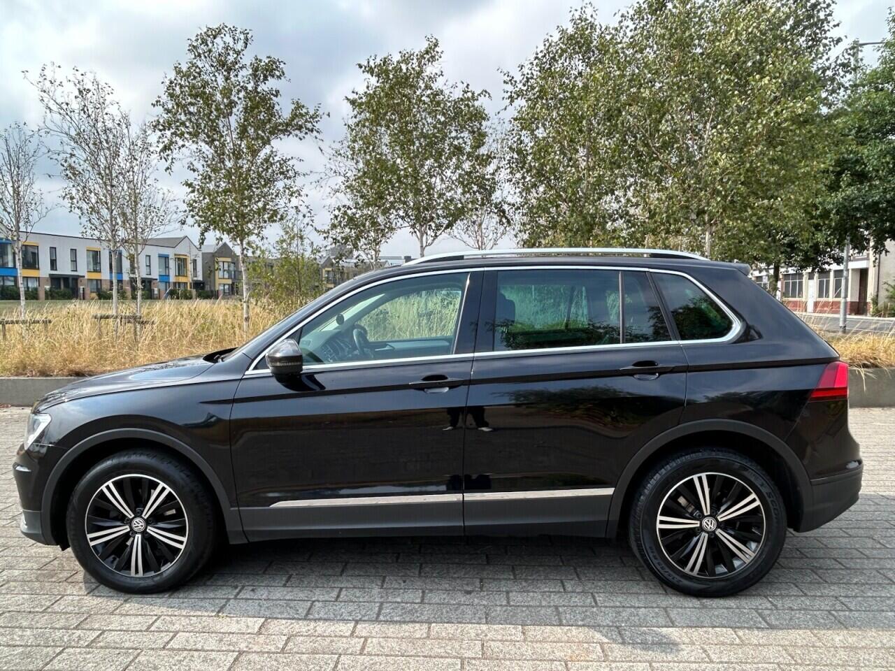 Volkswagen Tiguan view 19