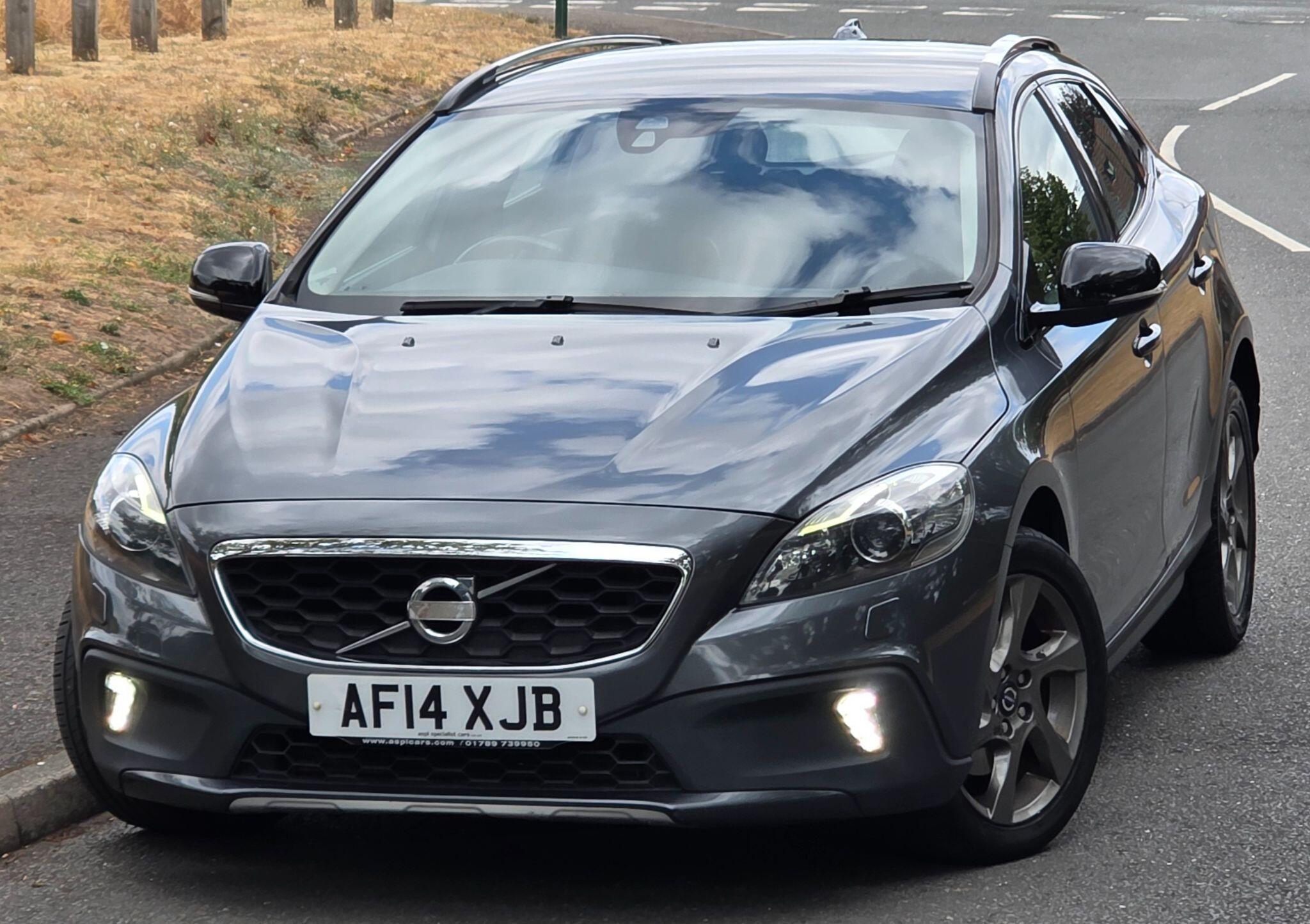 Volvo V40 Cross Country view 17