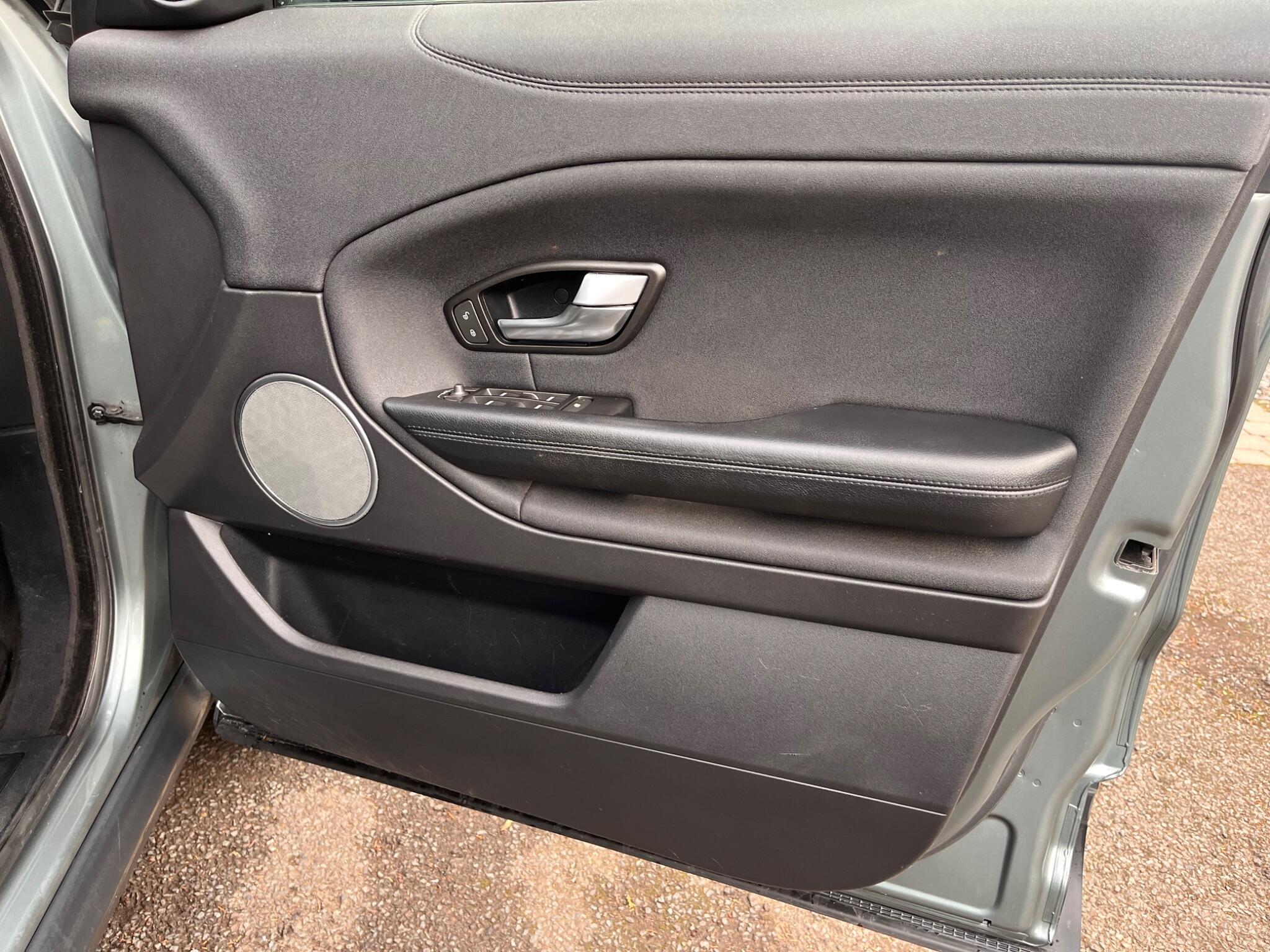 Land Rover Range Rover Evoque view 37