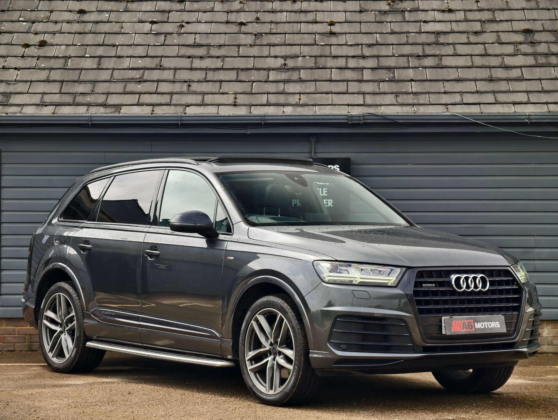 Audi Q7 view 6