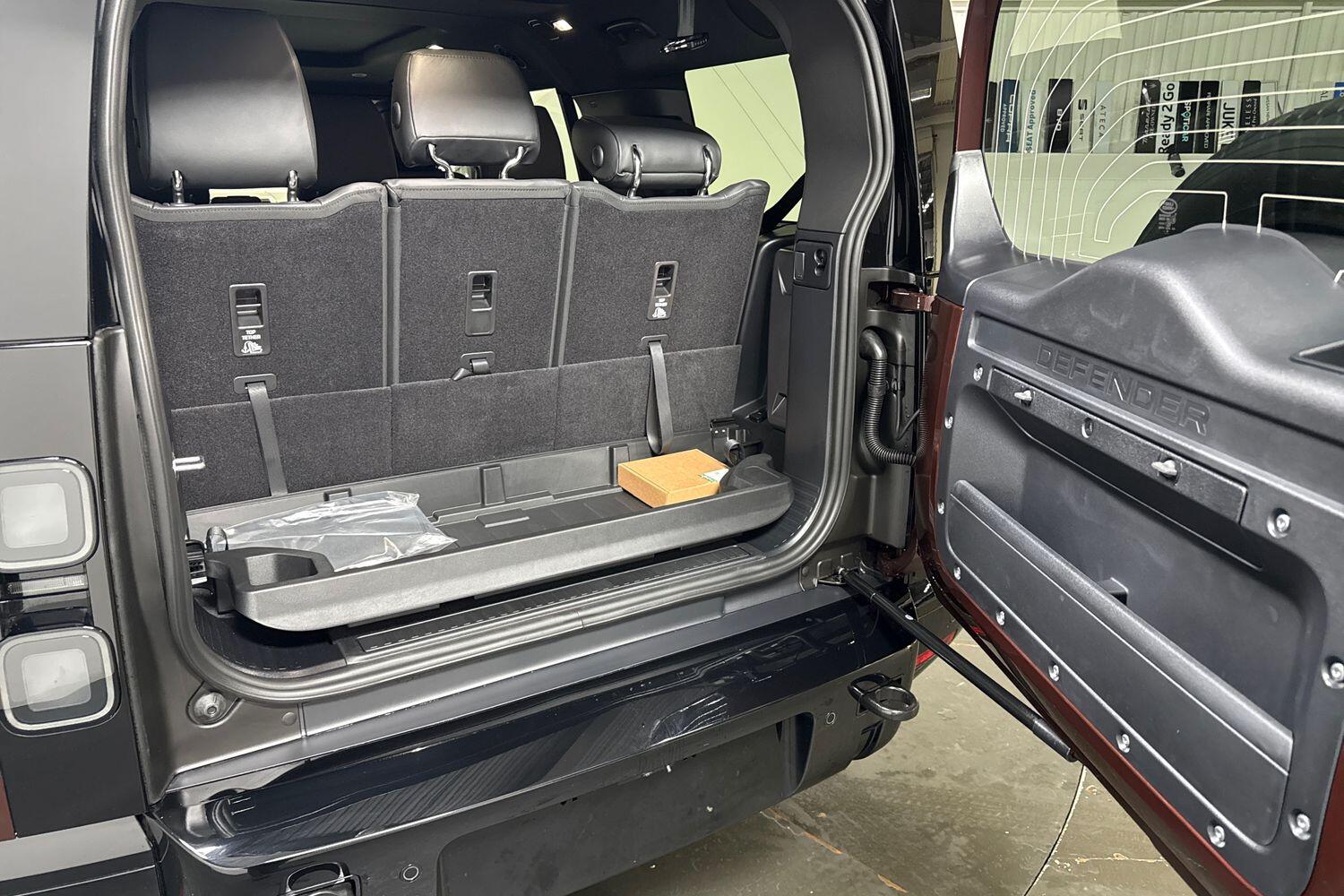 Land Rover Defender view 17