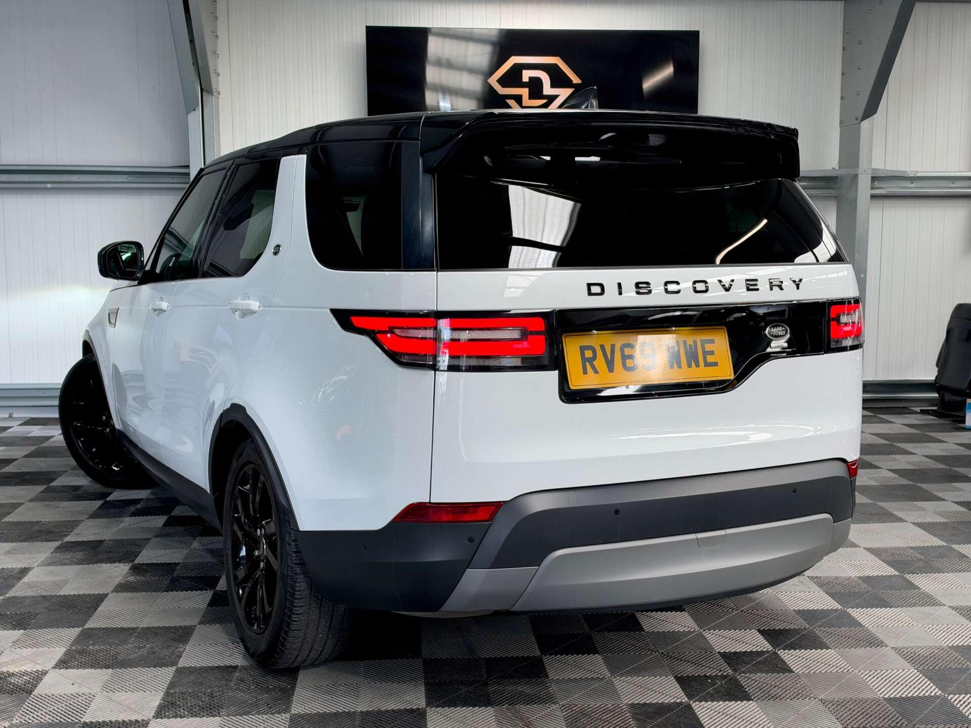 Land Rover Discovery view 19