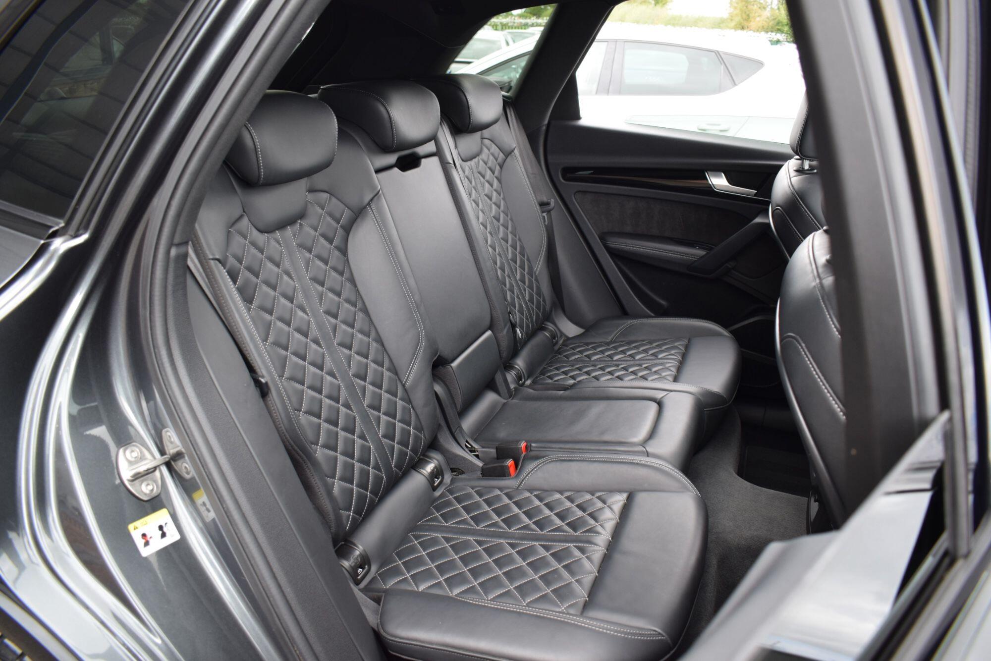 Audi Q5 view 21
