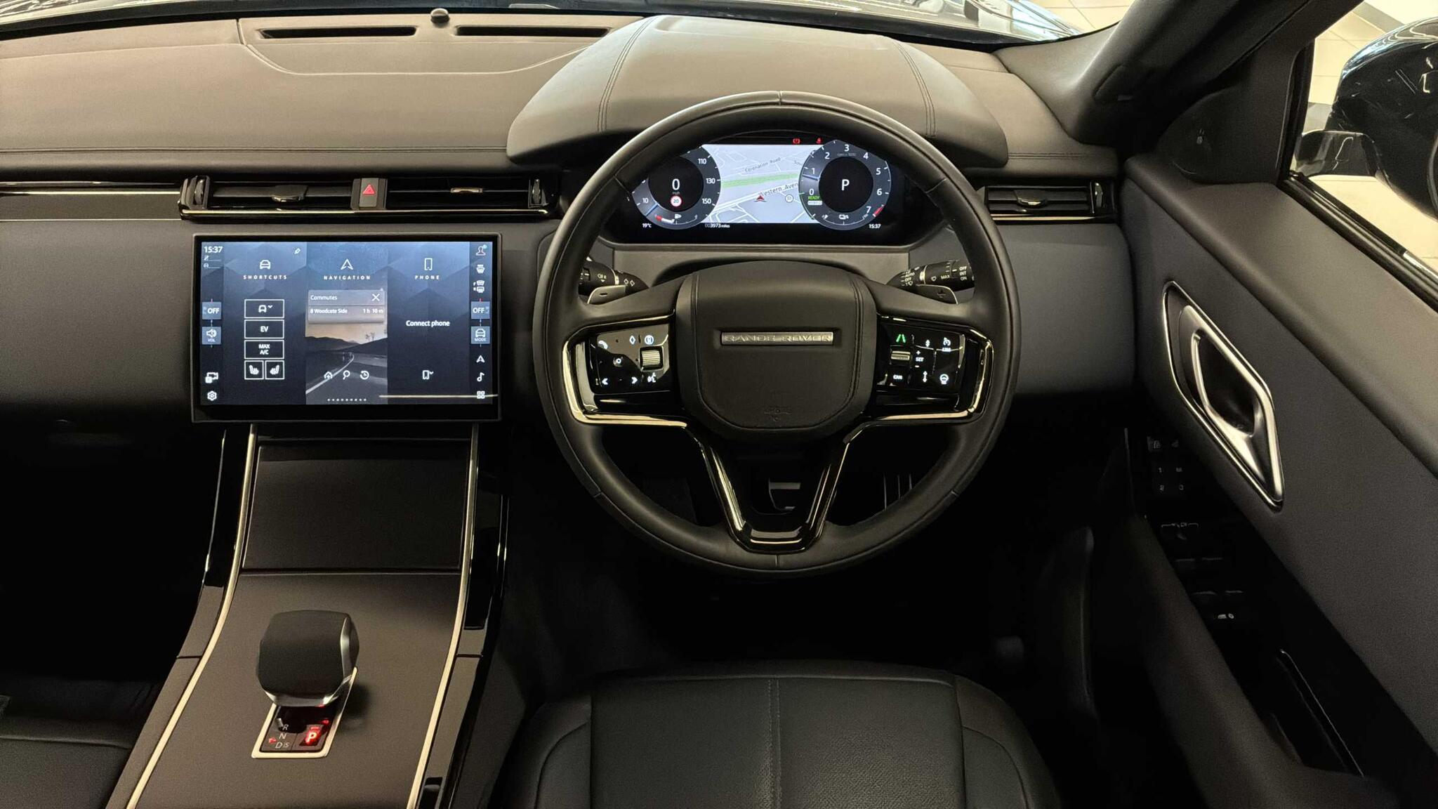 Land Rover Range Rover Velar view 15