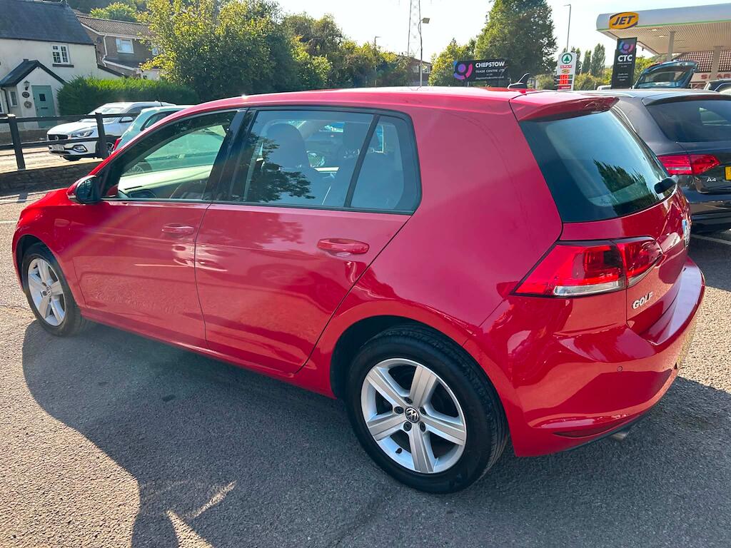 Volkswagen Golf view 5