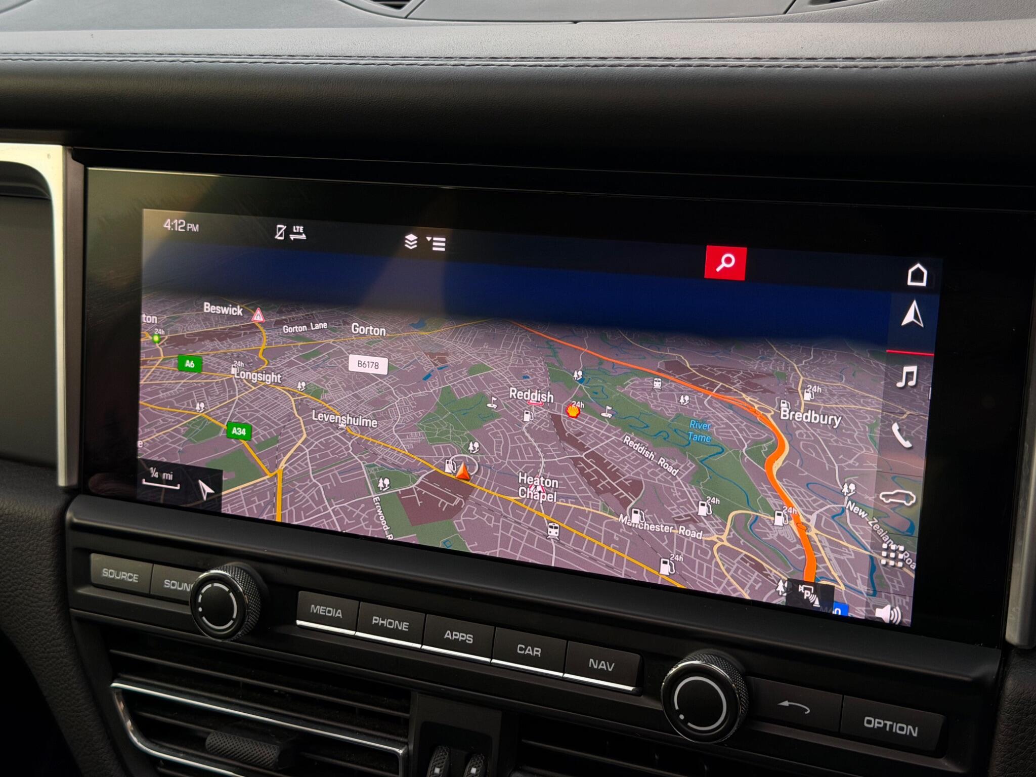 Porsche Macan view 36