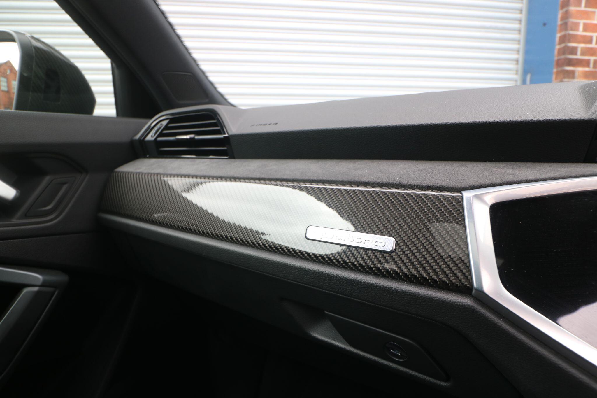 Audi RS Q3 view 21
