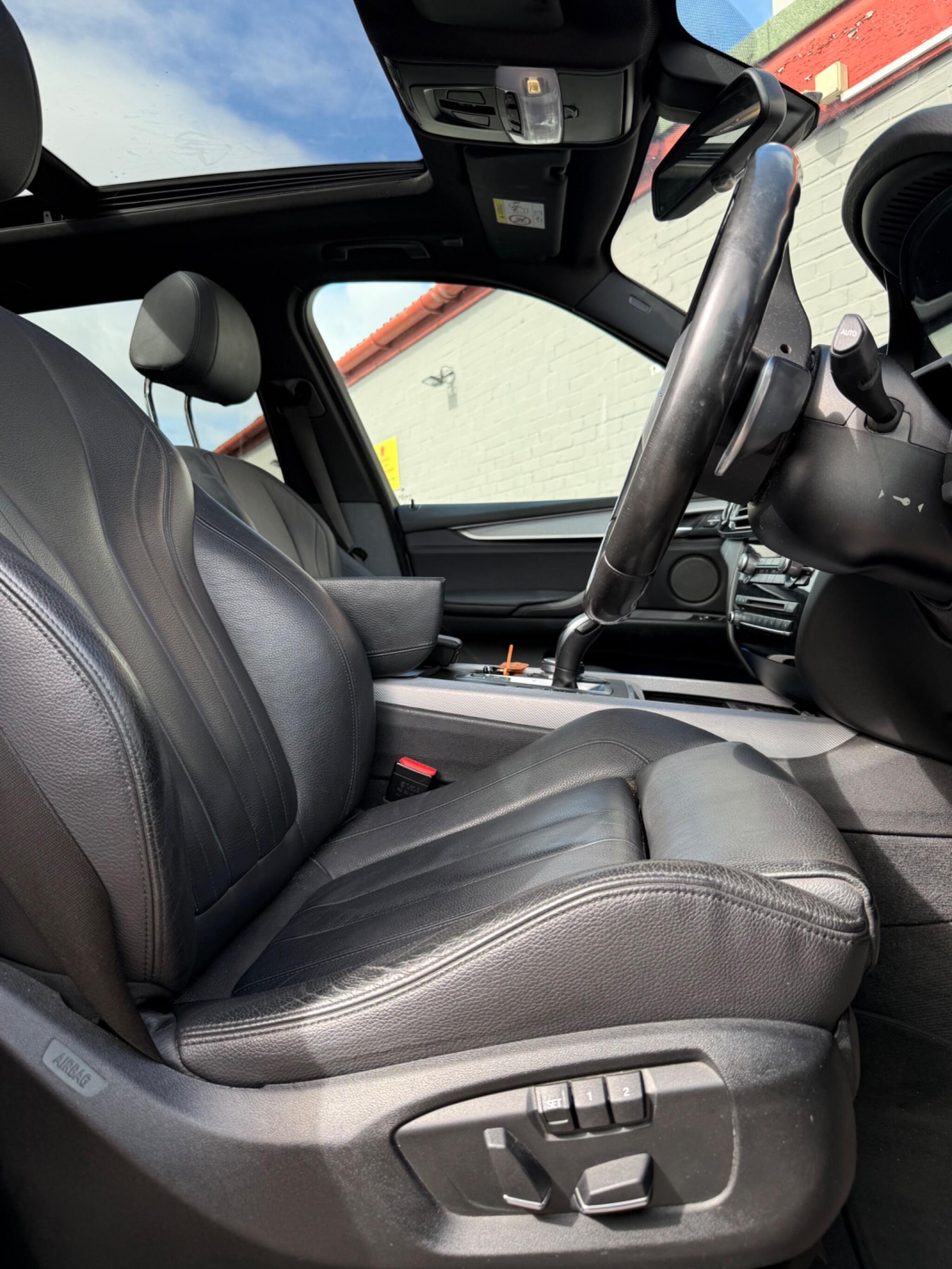 BMW X5 view 12