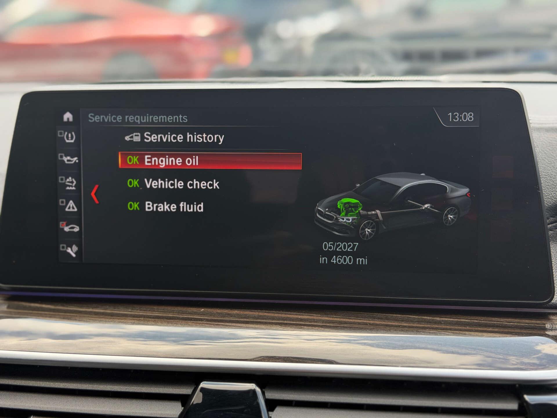 BMW 5 Series view 25