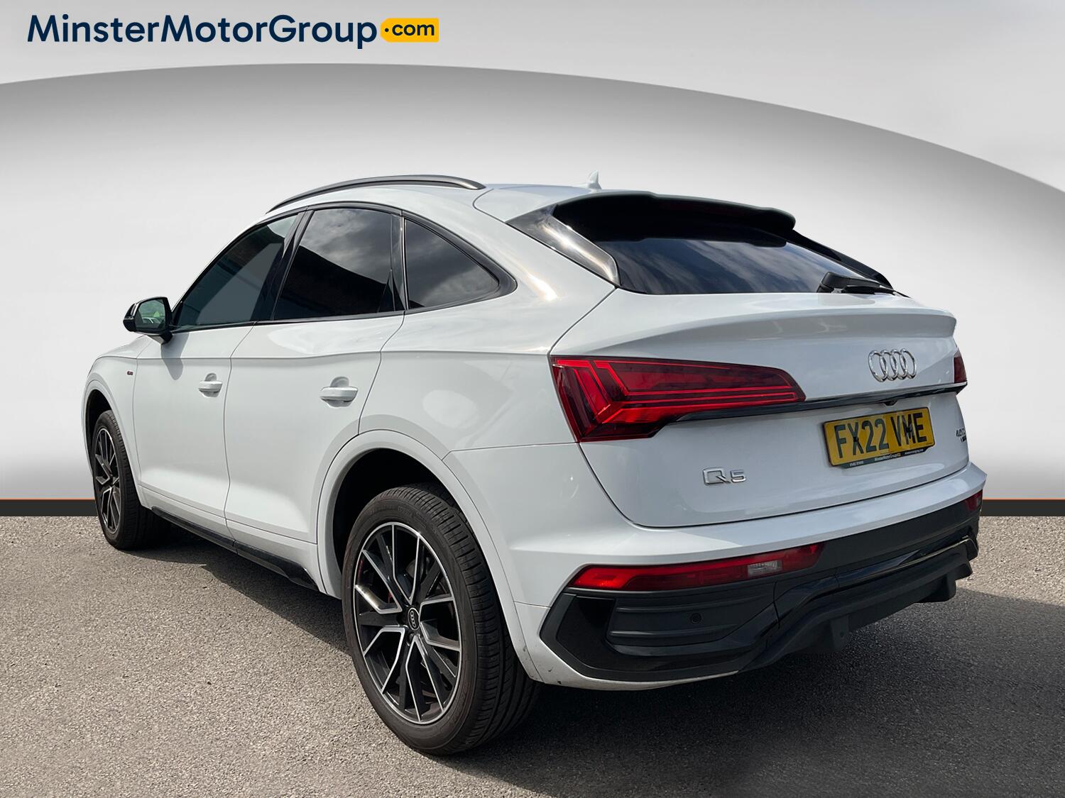Audi Q5 view 4
