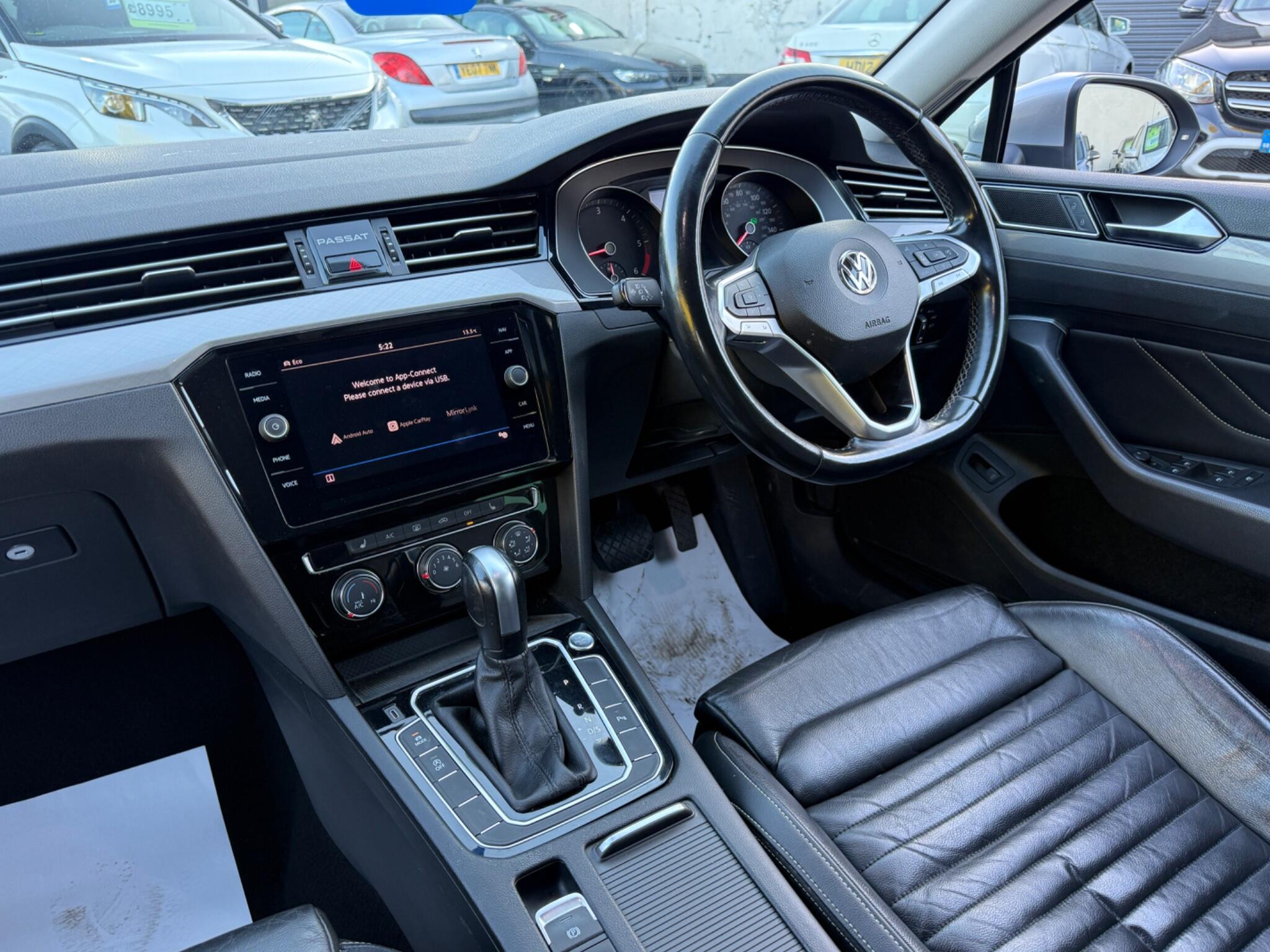 Volkswagen Passat - Image 58