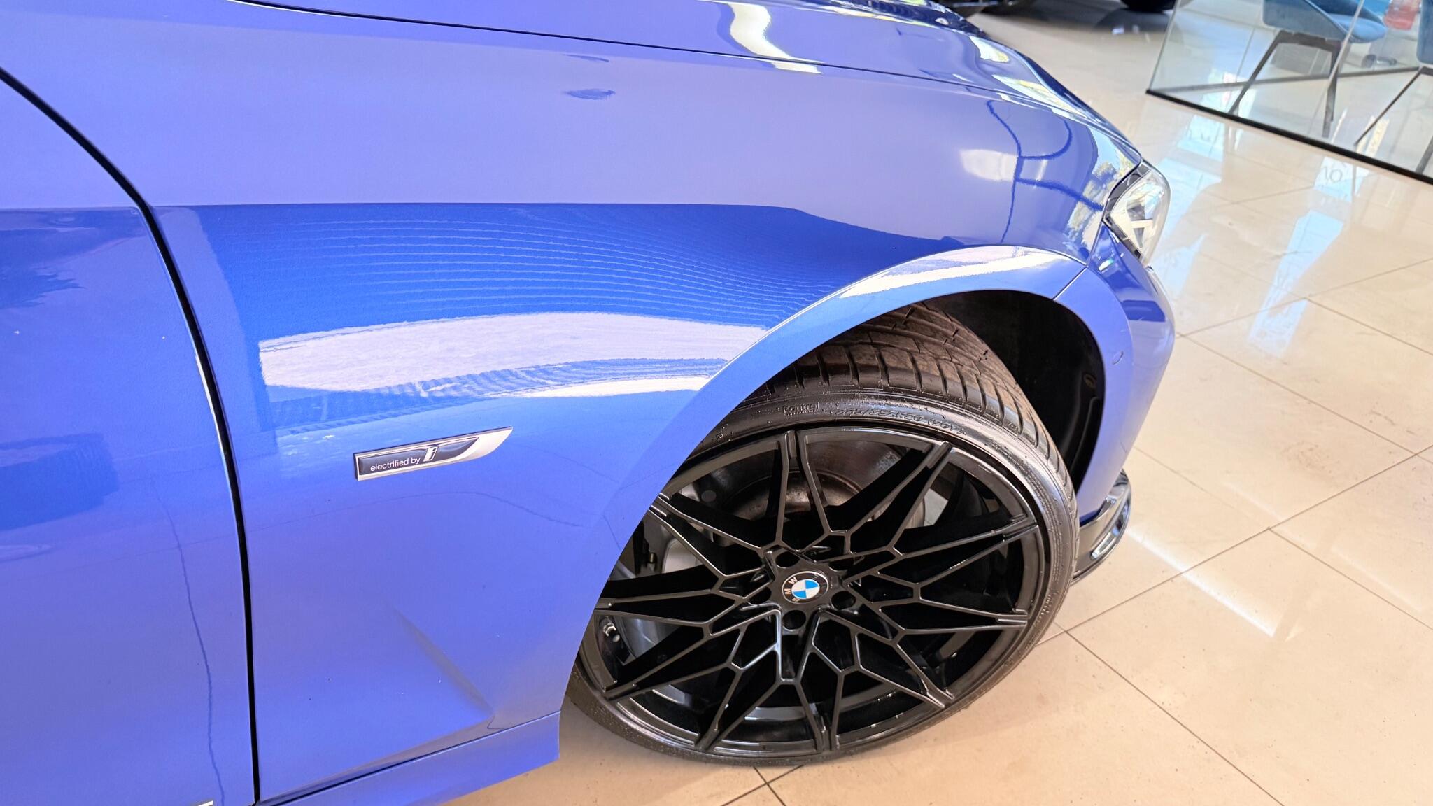 BMW 3 Series view 15