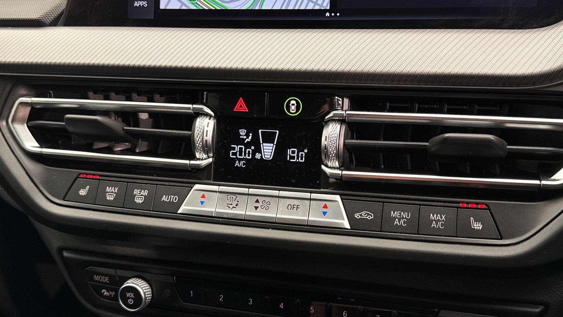 BMW 1 Series view 24