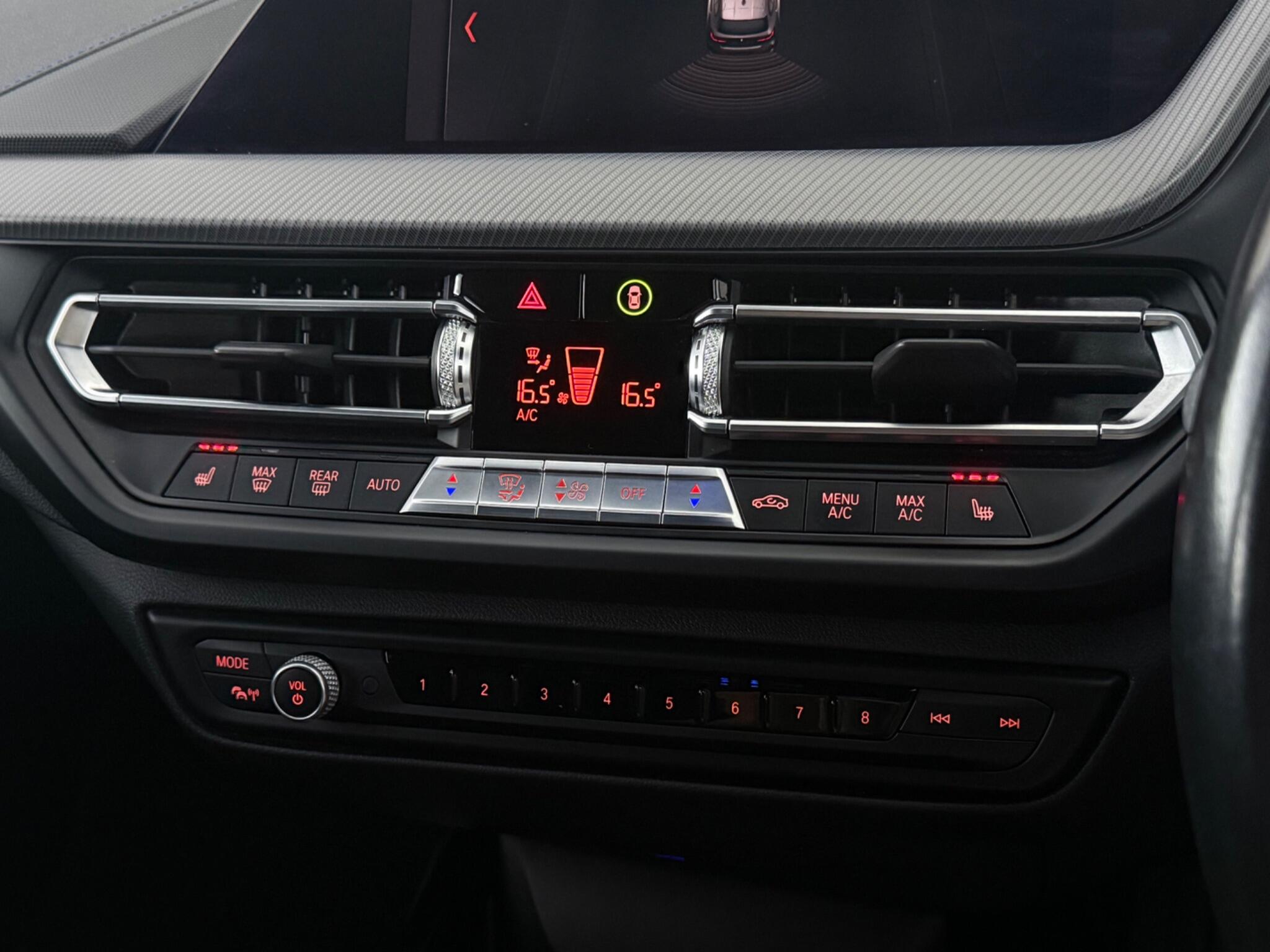 BMW 1 Series view 19