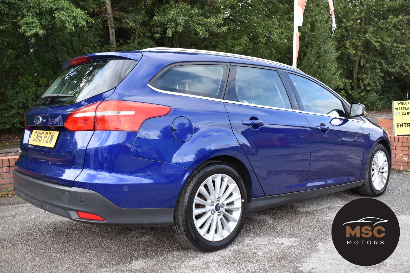 Ford Focus view 17