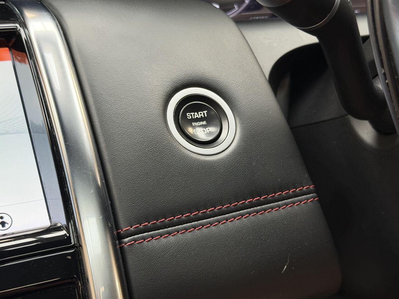 Land Rover Discovery Sport view 42