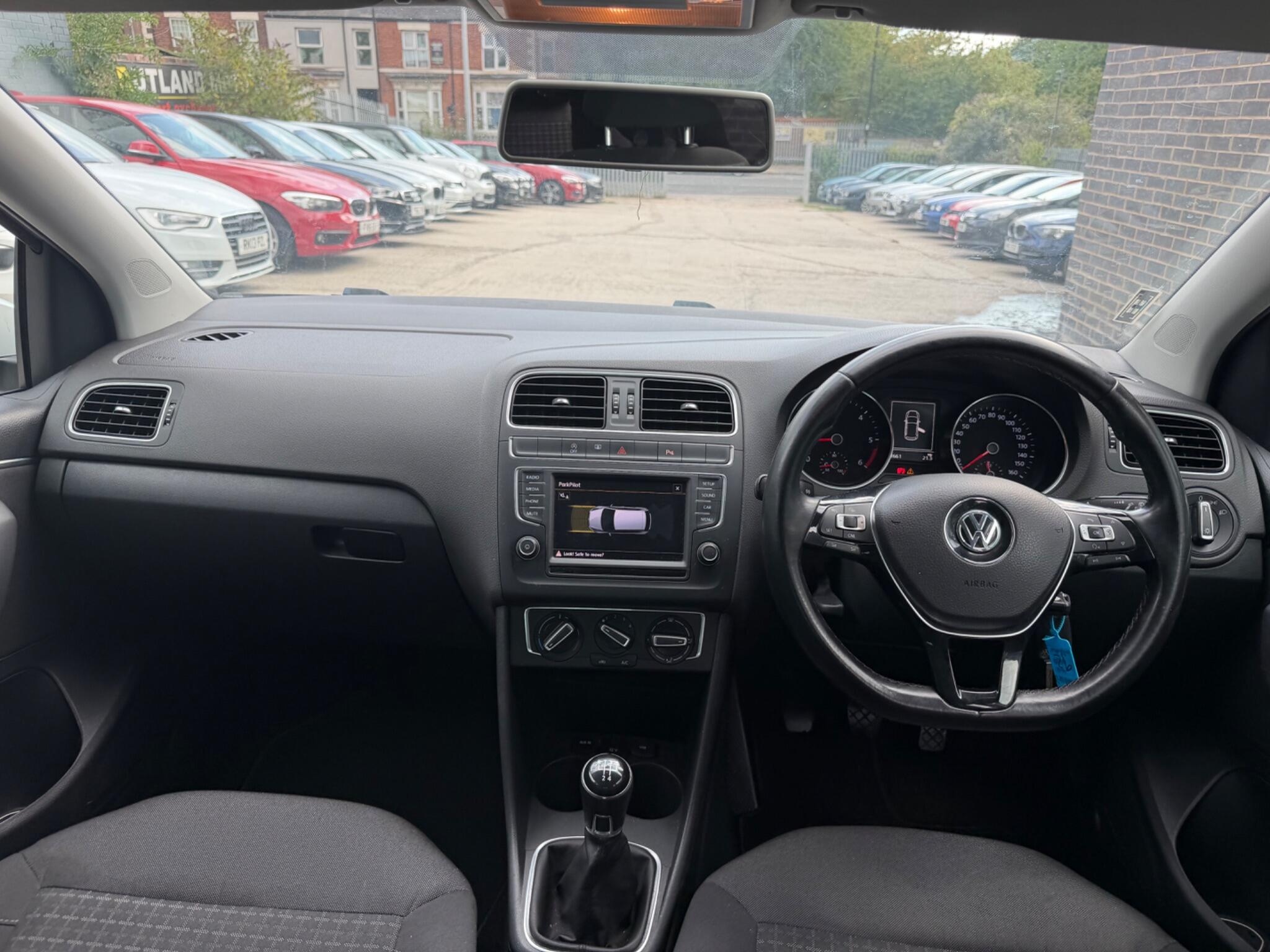 Volkswagen Polo view 24